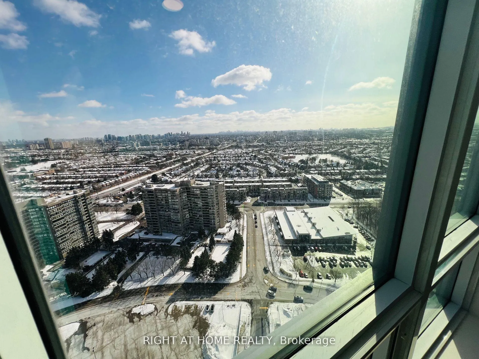 Photo 21 of Unit A3001, 30 Upper Mall Way, Vaughan, Brownridge — HOMEH
