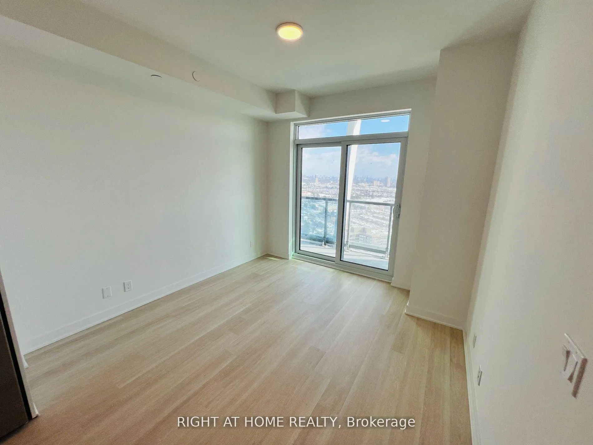 Photo 22 of Unit A3001, 30 Upper Mall Way, Vaughan, Brownridge — HOMEH