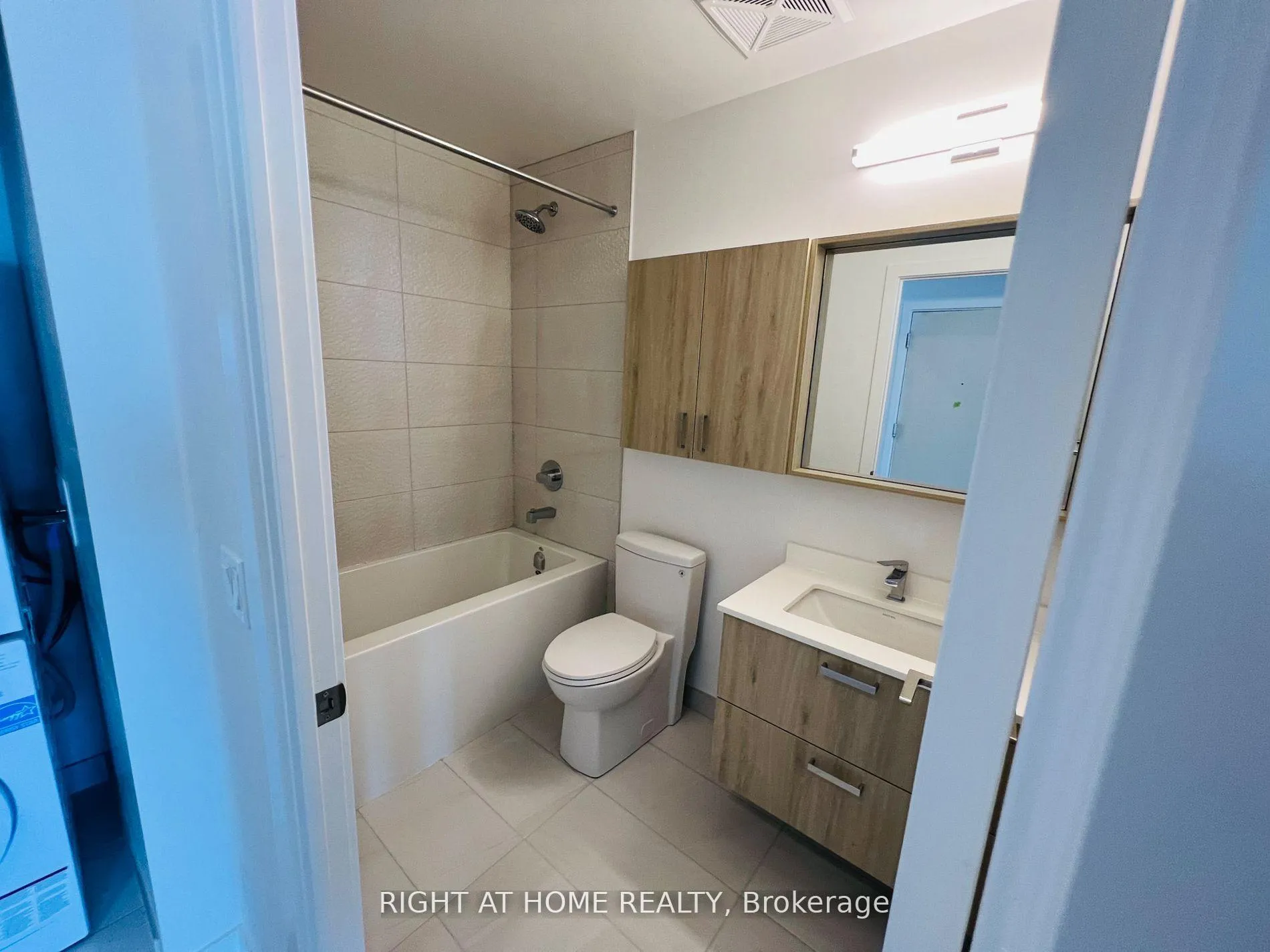 Photo 30 of Unit A3001, 30 Upper Mall Way, Vaughan, Brownridge — HOMEH