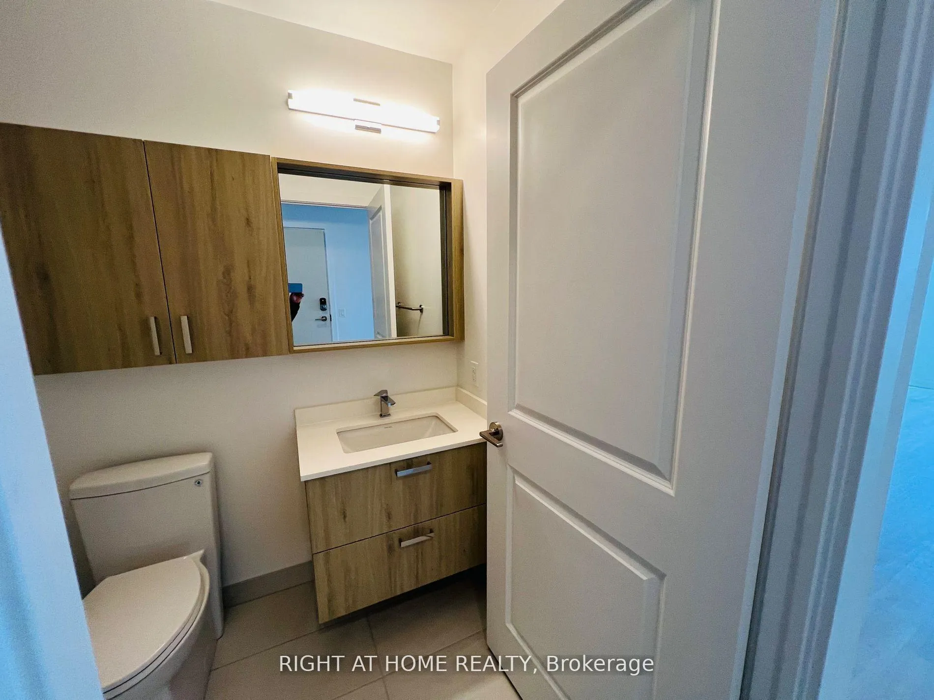 Photo 31 of Unit A3001, 30 Upper Mall Way, Vaughan, Brownridge — HOMEH