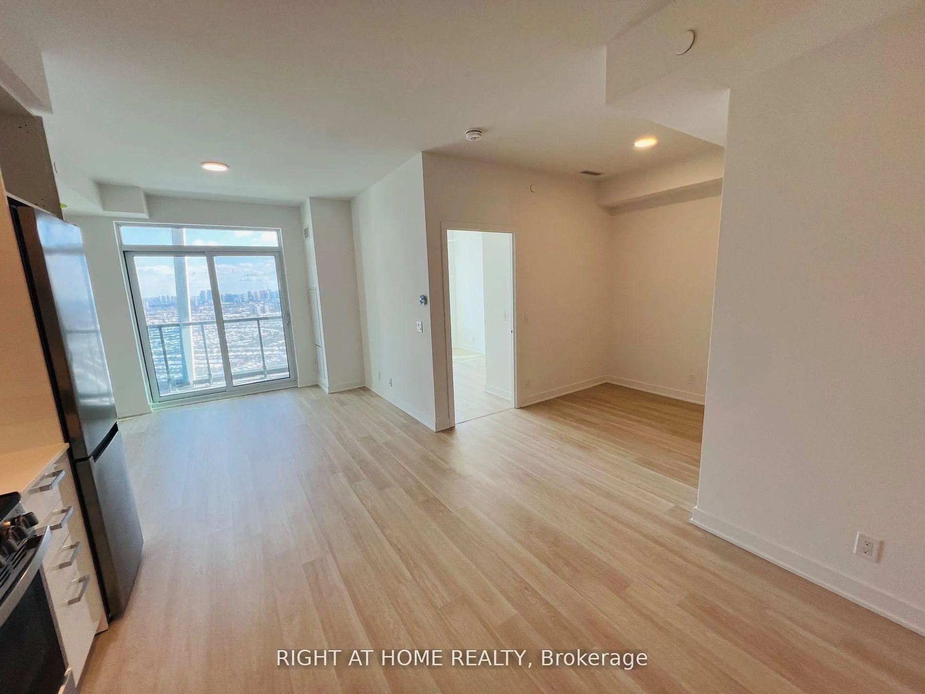 Photo 33 of Unit A3001, 30 Upper Mall Way, Vaughan, Brownridge — HOMEH