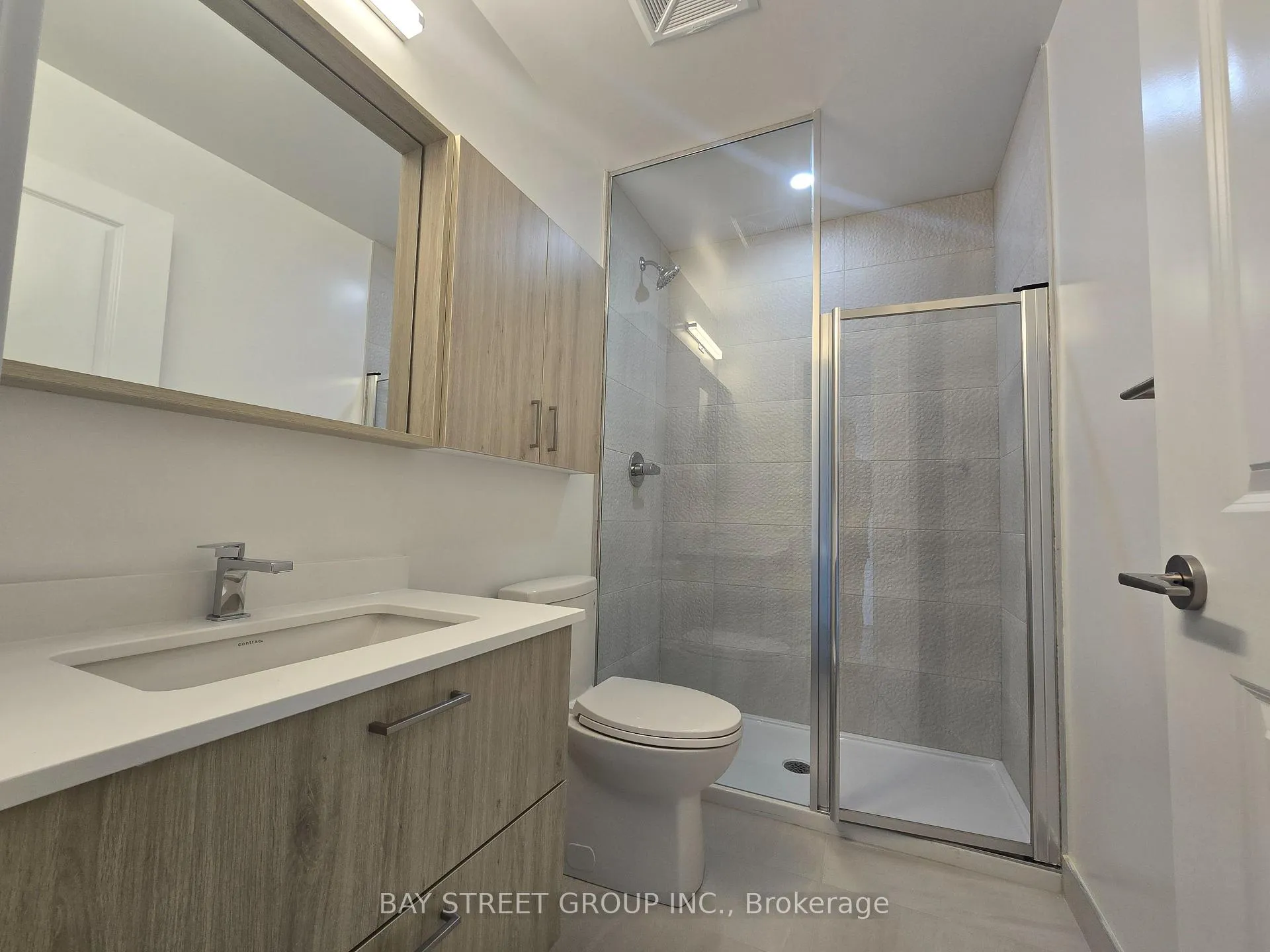 Photo 9 of Unit 902B, 50 Upper Mall Way, Vaughan, Brownridge — HOMEH