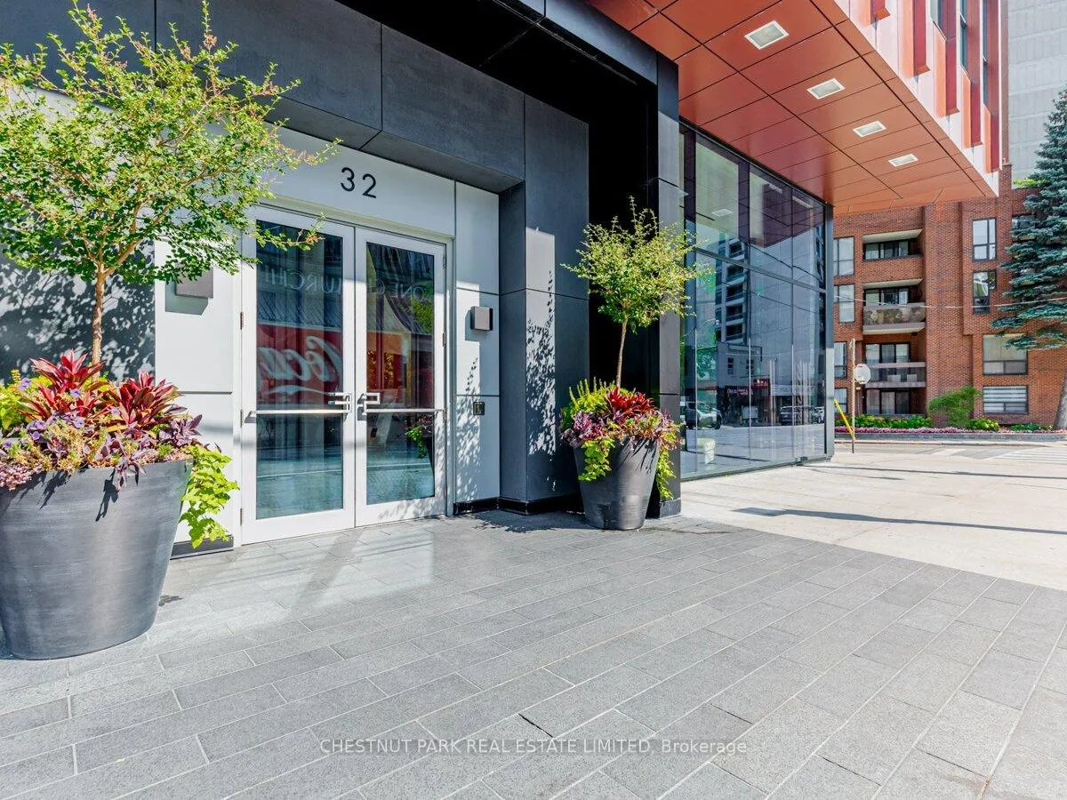 Photo 2 of Unit 2804, 32 Davenport Road, Toronto, The Annex — HOMEH