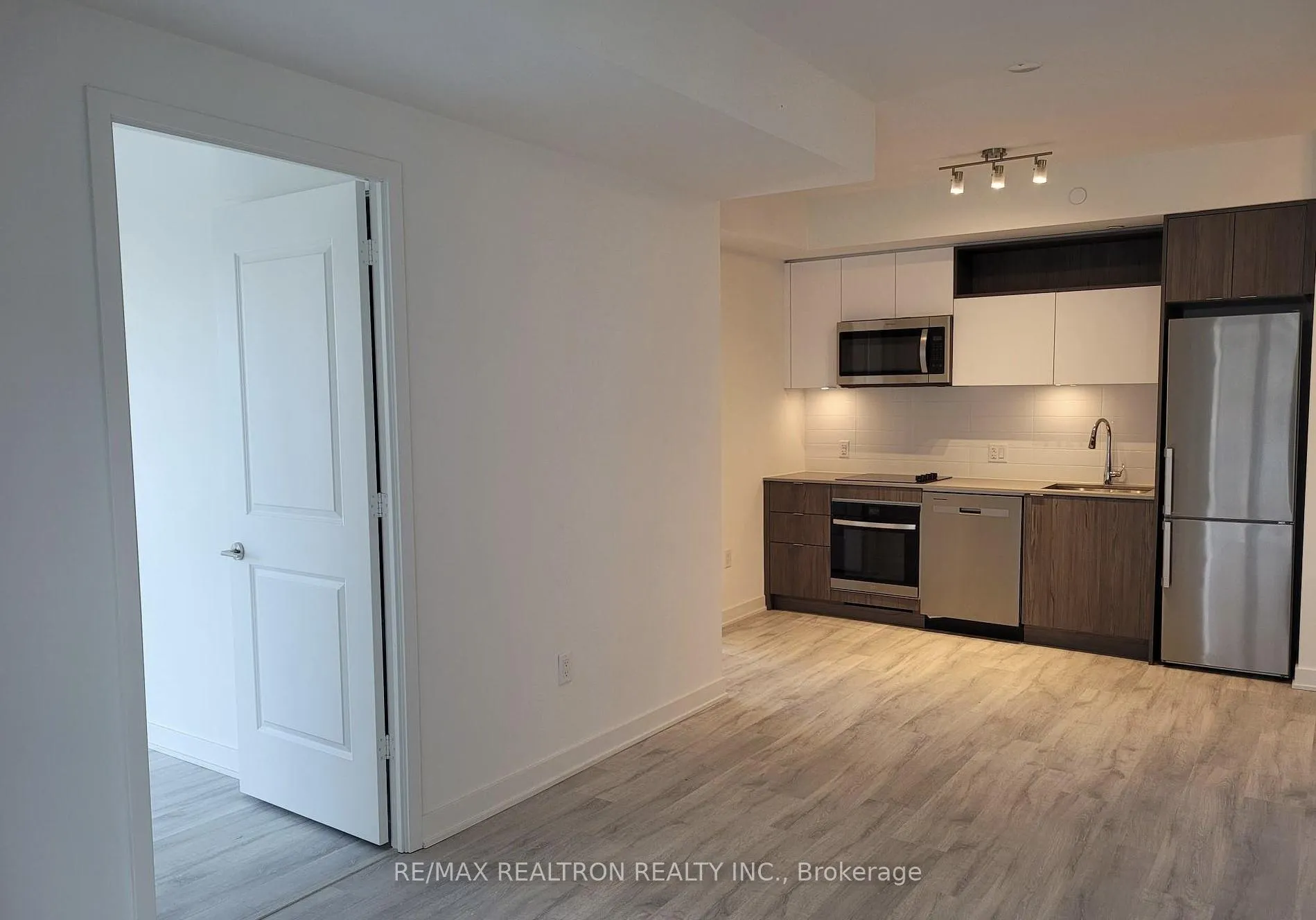 Front of Unit 2001, 100 Dalhousie Street