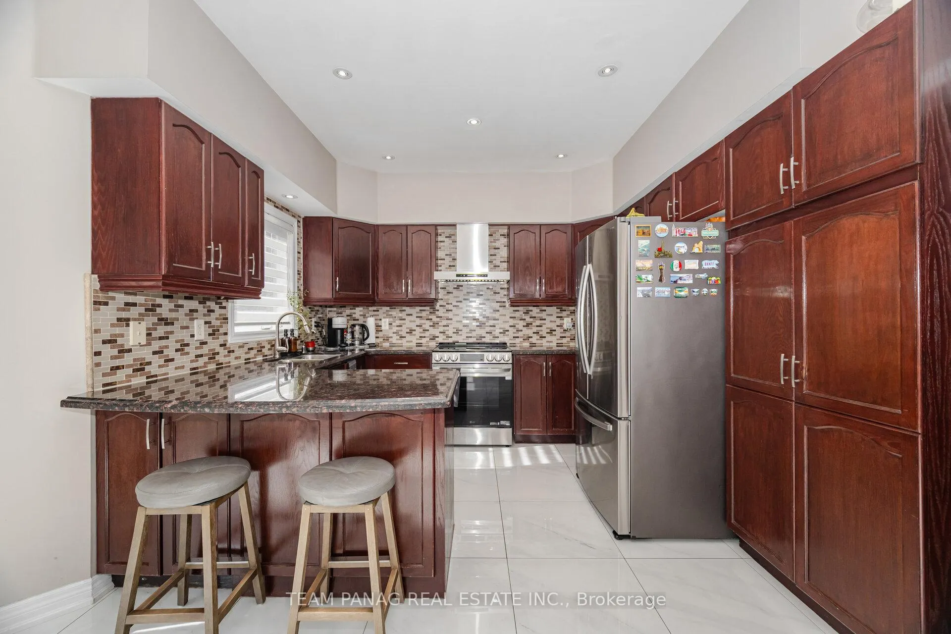 Photo 6 of 54 Whitewash Way, Brampton, Fletcher's Creek Village — HOMEH