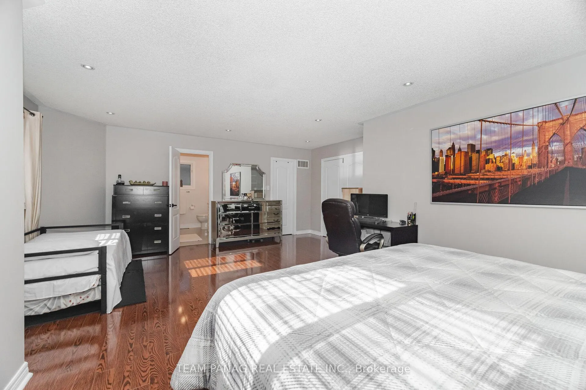 Photo 18 of 54 Whitewash Way, Brampton, Fletcher's Creek Village — HOMEH