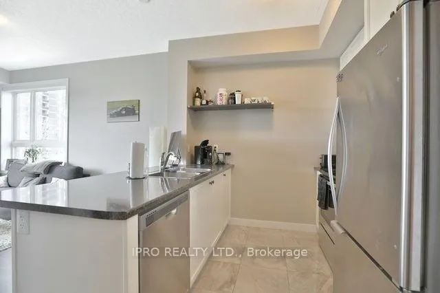 Photo 5 of Unit 325, 35 Southshore Crescent, Hamilton, Stoney Creek — HOMEH