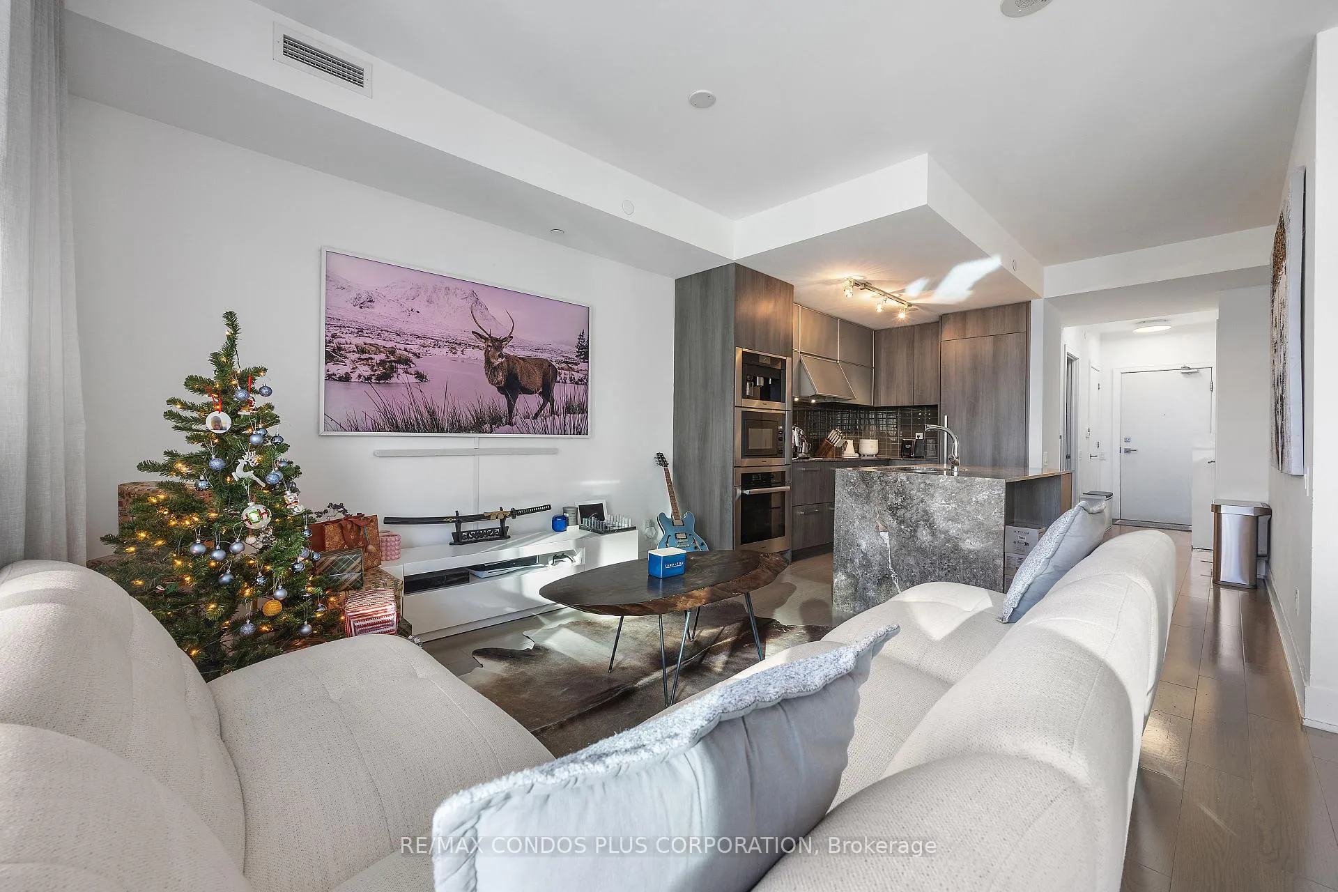 Photo 4 of Unit 607, 170 Avenue Road, Toronto, The Annex — HOMEH