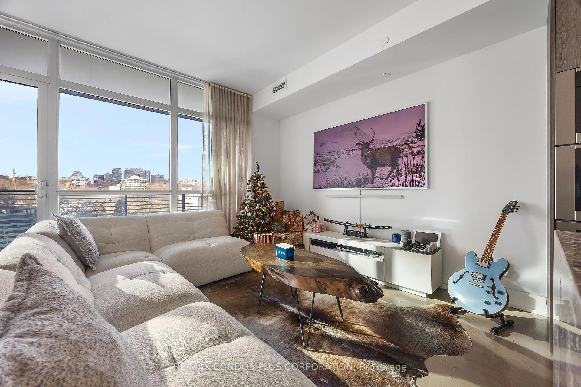 Photo 5 of Unit 607, 170 Avenue Road, Toronto, The Annex — HOMEH