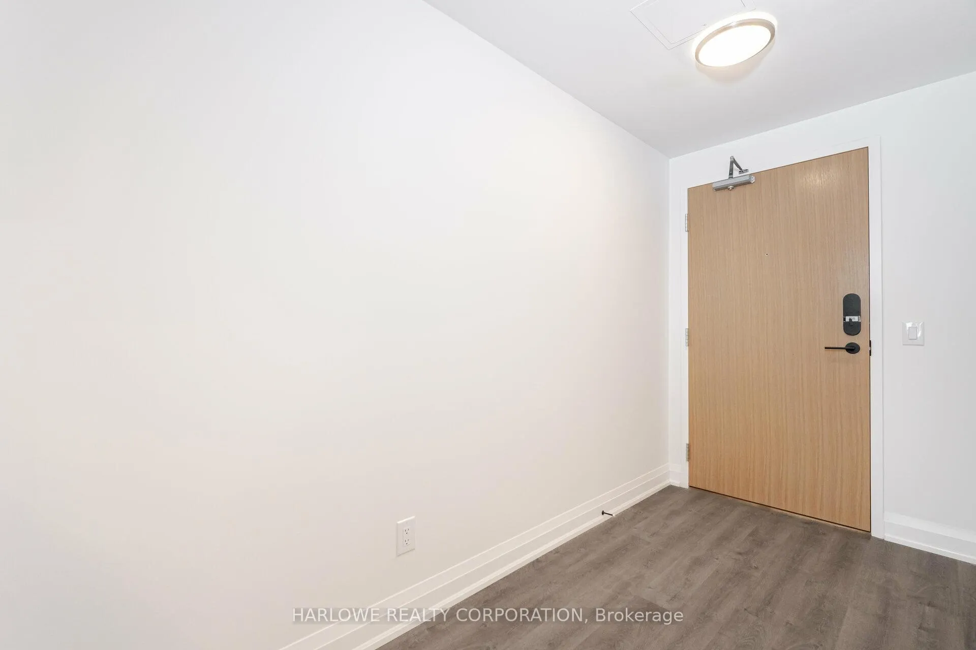 Photo 6 of Unit 811, 2369 Danforth Avenue, Toronto, East End-Danforth — HOMEH