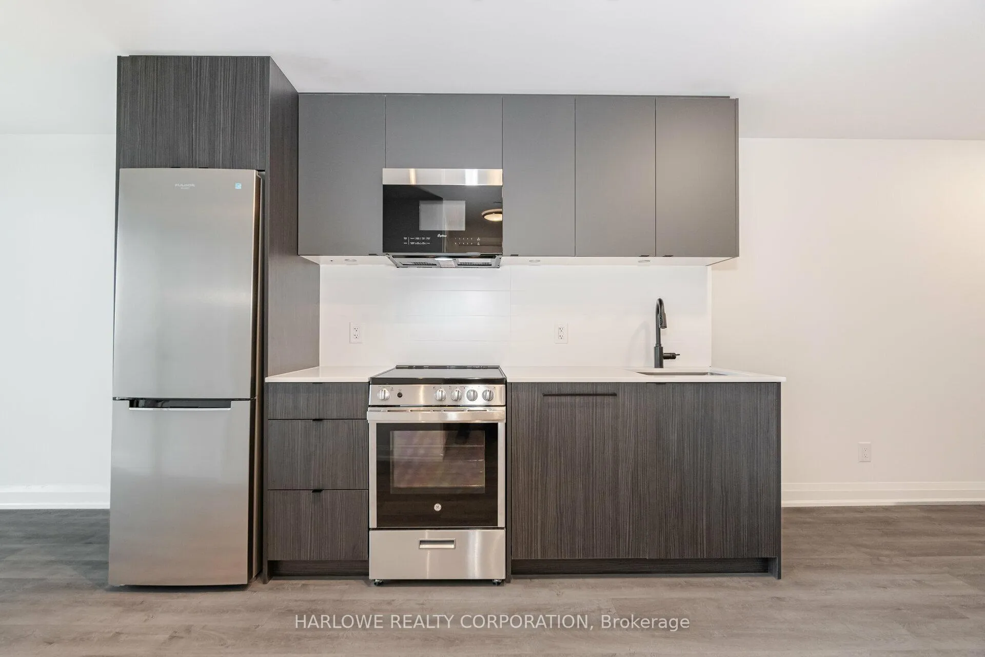 Photo 7 of Unit 811, 2369 Danforth Avenue, Toronto, East End-Danforth — HOMEH