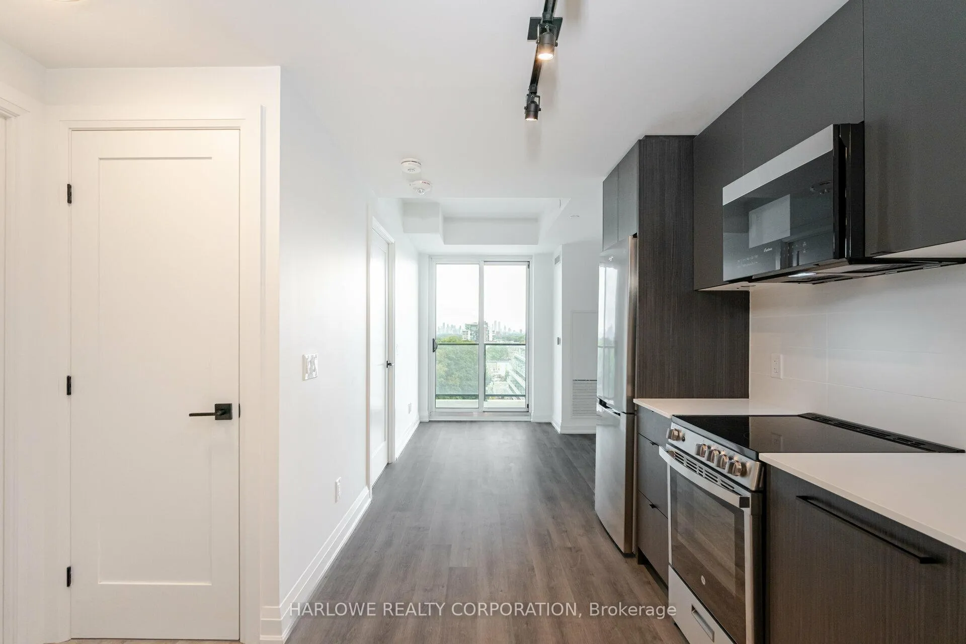 Photo 11 of Unit 811, 2369 Danforth Avenue, Toronto, East End-Danforth — HOMEH
