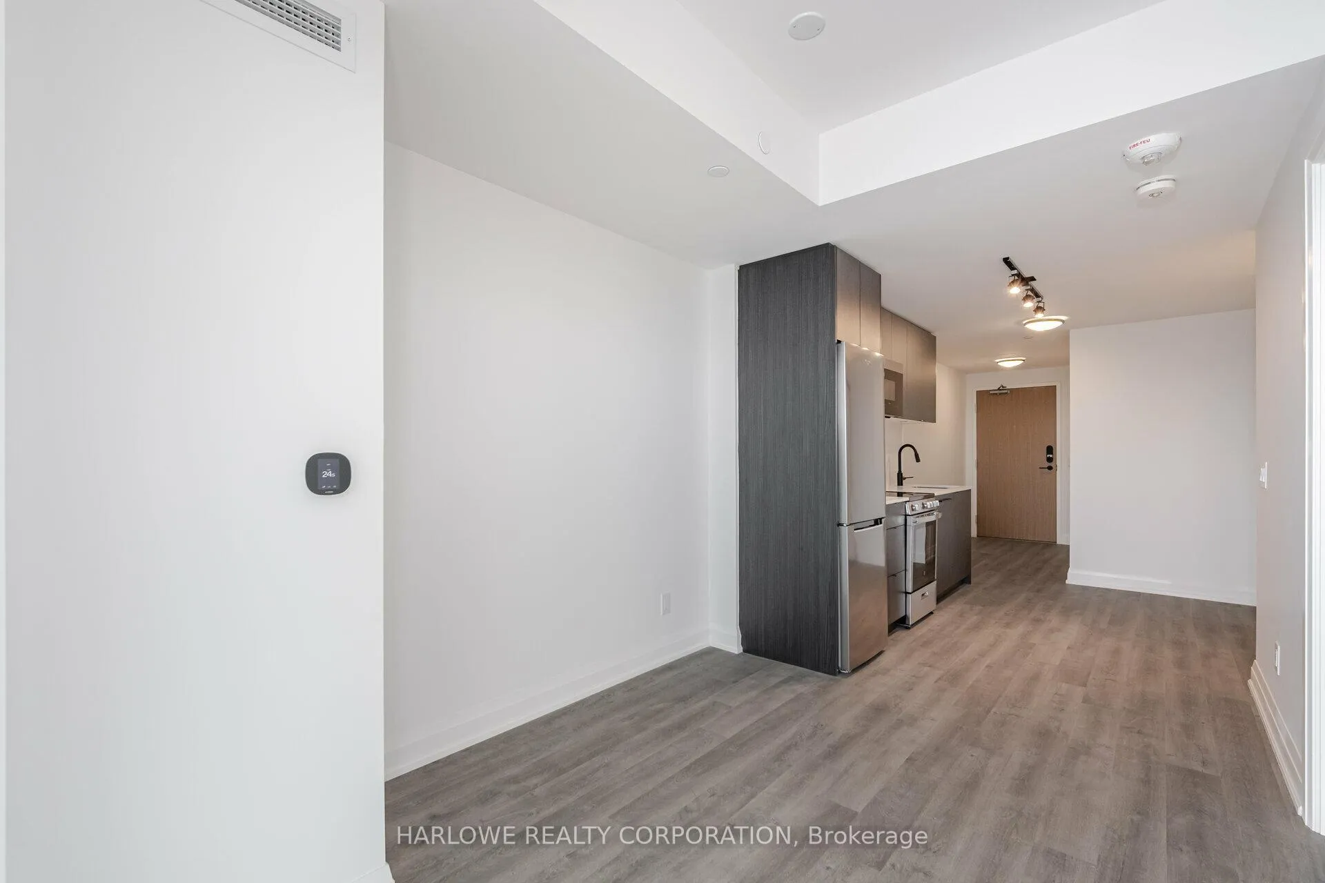 Photo 15 of Unit 811, 2369 Danforth Avenue, Toronto, East End-Danforth — HOMEH