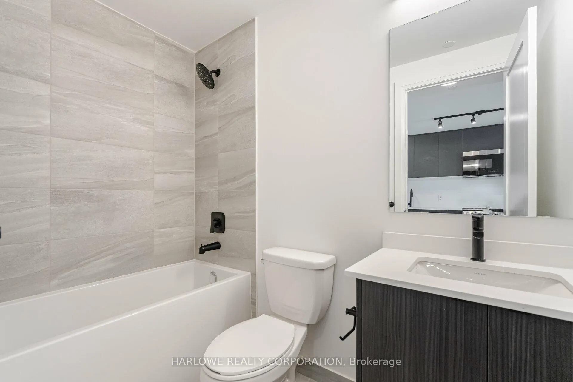 Photo 25 of Unit 811, 2369 Danforth Avenue, Toronto, East End-Danforth — HOMEH