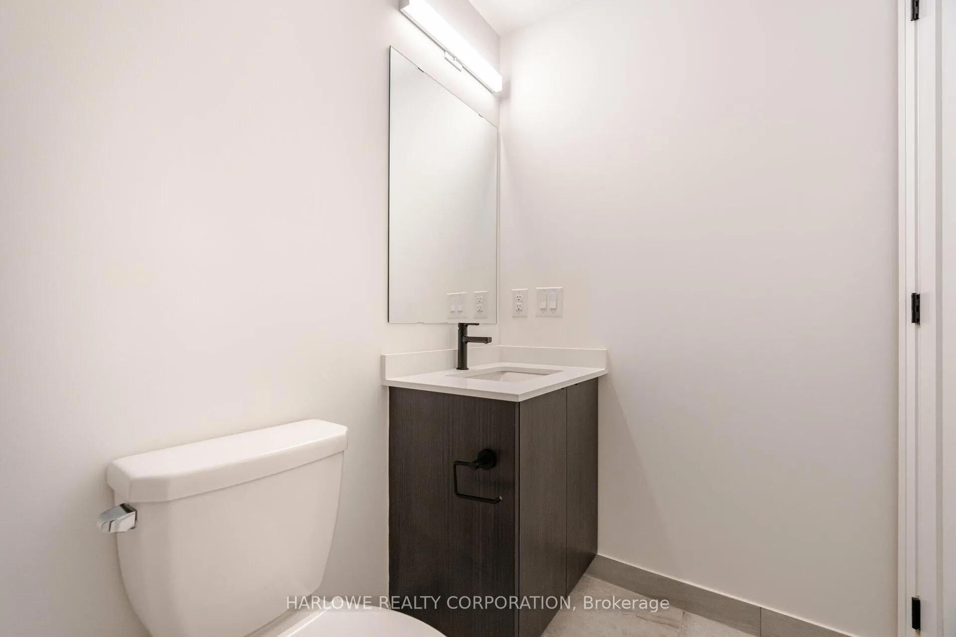 Photo 26 of Unit 811, 2369 Danforth Avenue, Toronto, East End-Danforth — HOMEH