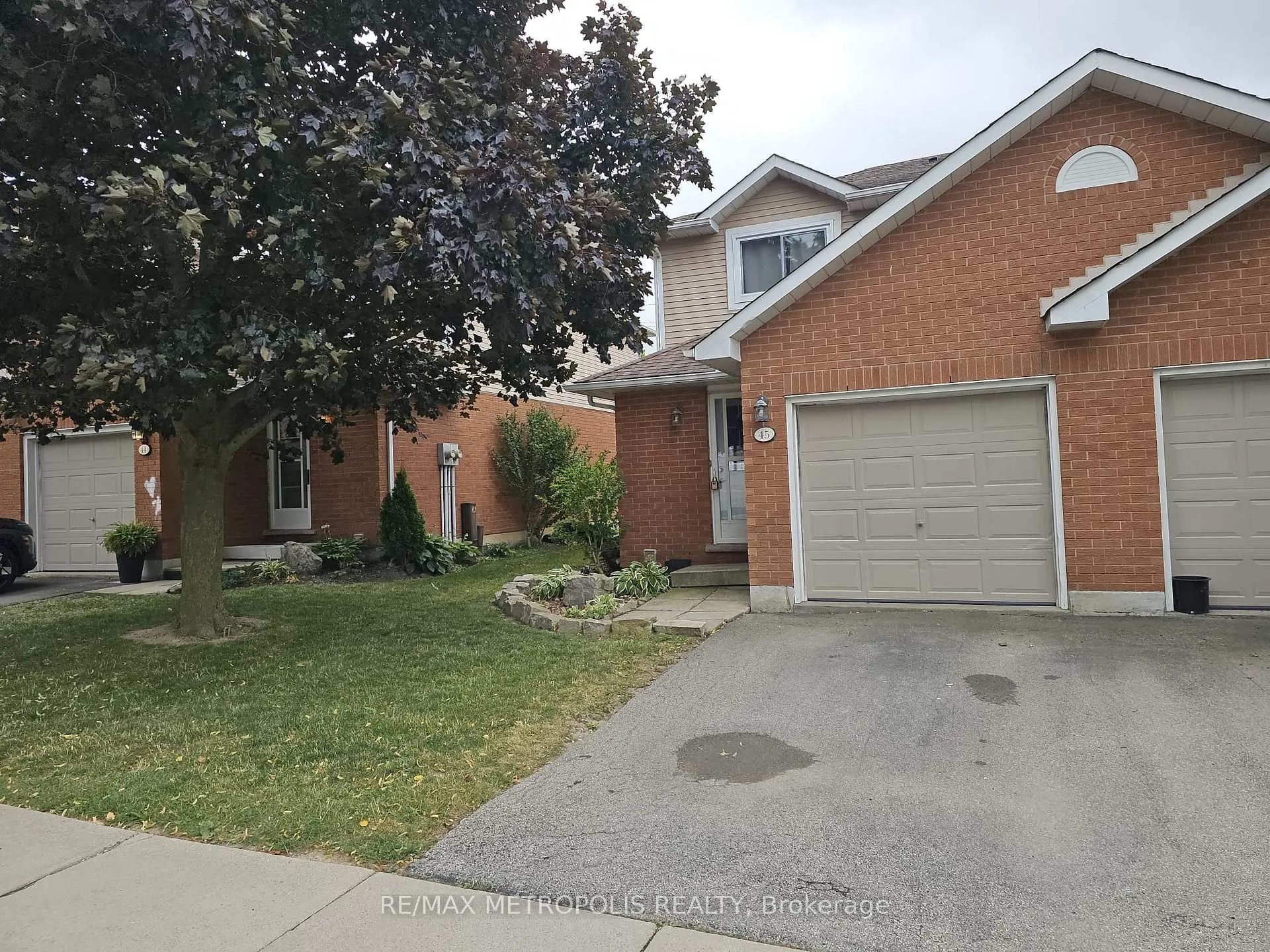 Photo 3 of Unit 45, 386 Highland Road W, Hamilton, Stoney Creek Mountain — HOMEH