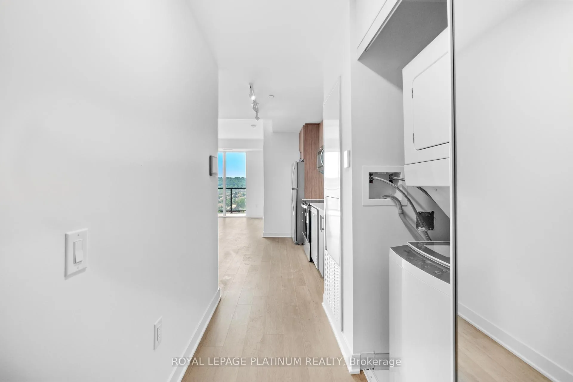 Photo 5 of Unit 1319, 2782 Barton Street E, Hamilton, Riverdale — HOMEH