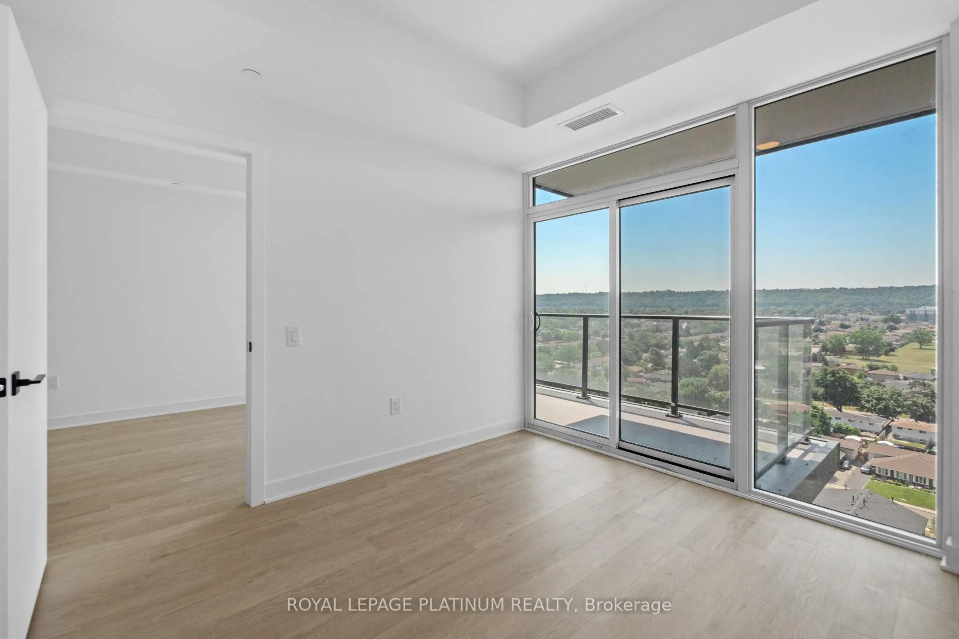 Photo 17 of Unit 1319, 2782 Barton Street E, Hamilton, Riverdale — HOMEH