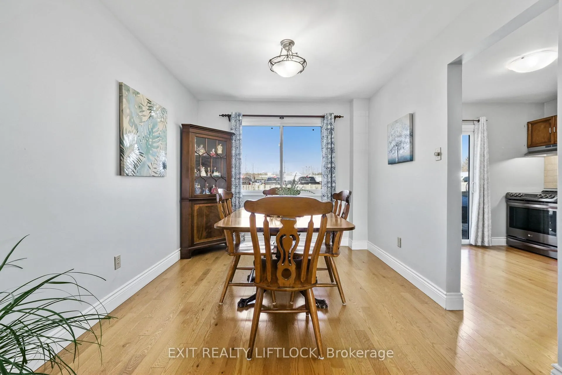 Photo 9 of 1243 Huntington Circle, Peterborough, Otonabee Ward 1 — HOMEH