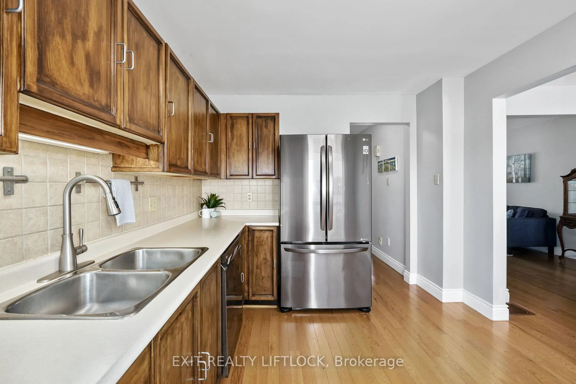 Photo 11 of 1243 Huntington Circle, Peterborough, Otonabee Ward 1 — HOMEH
