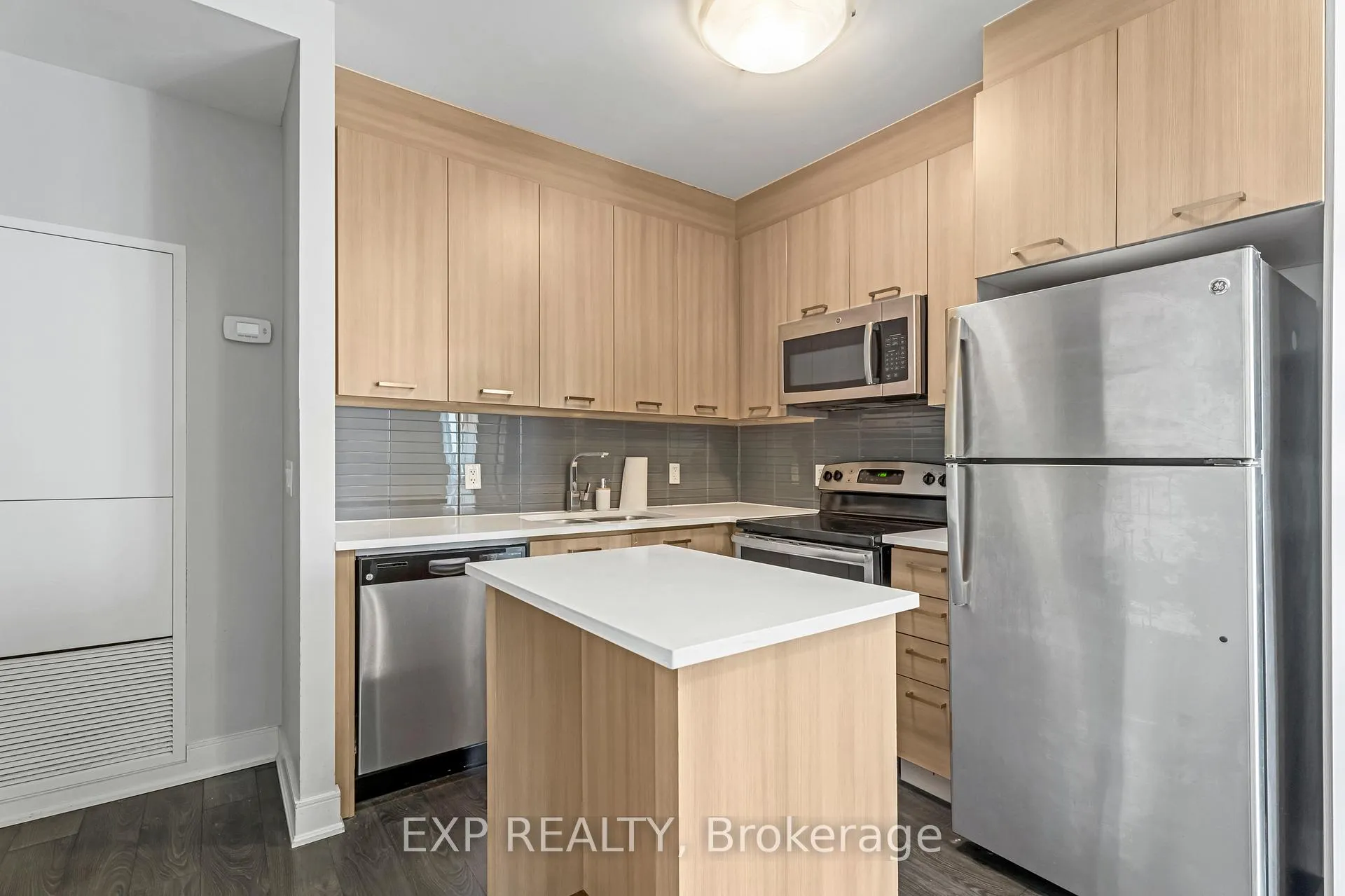 Photo 11 of Unit 1109, 150 Main Street W, Hamilton, Central — HOMEH