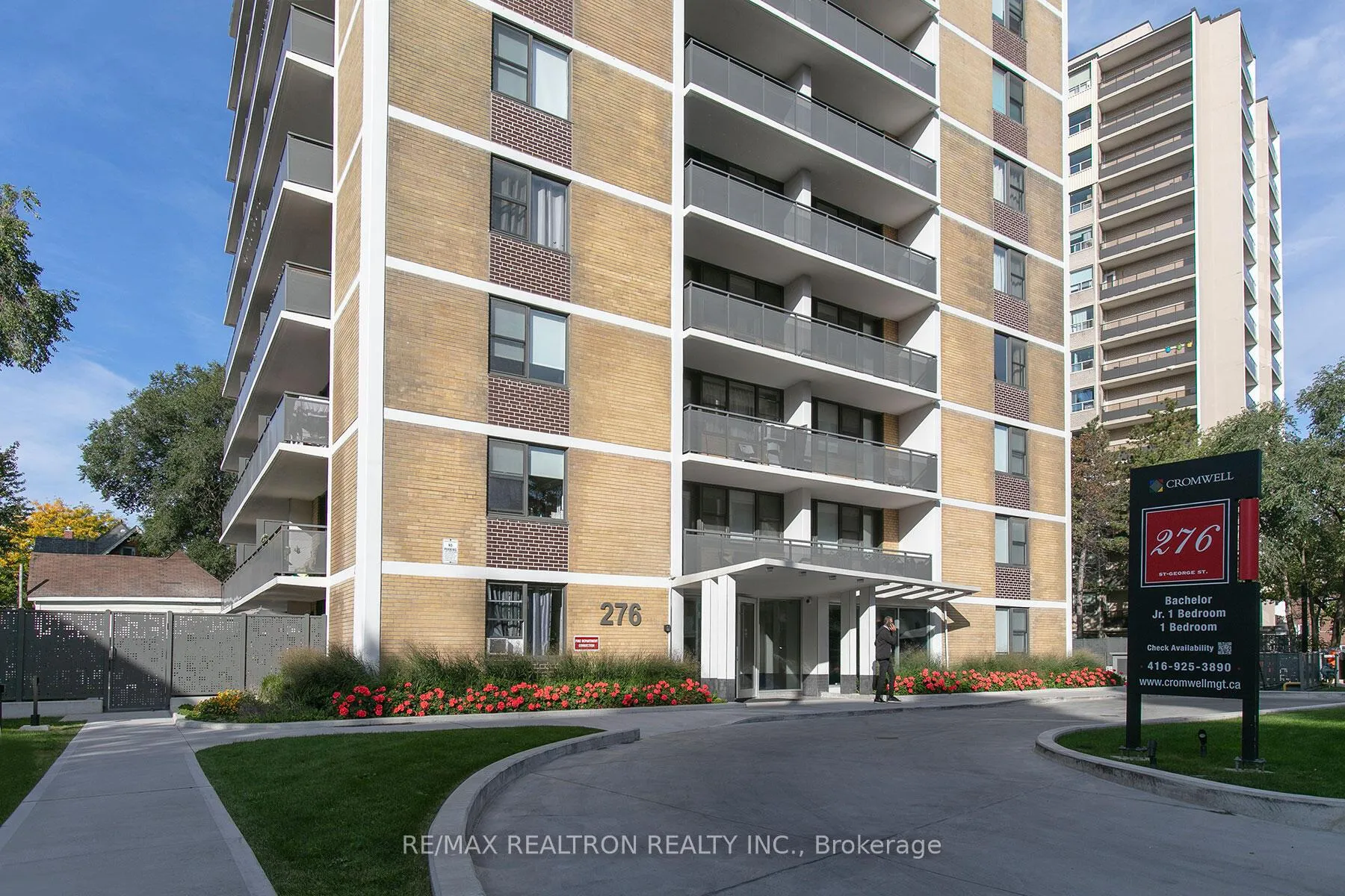 Front of Unit 910, 276 St George Street