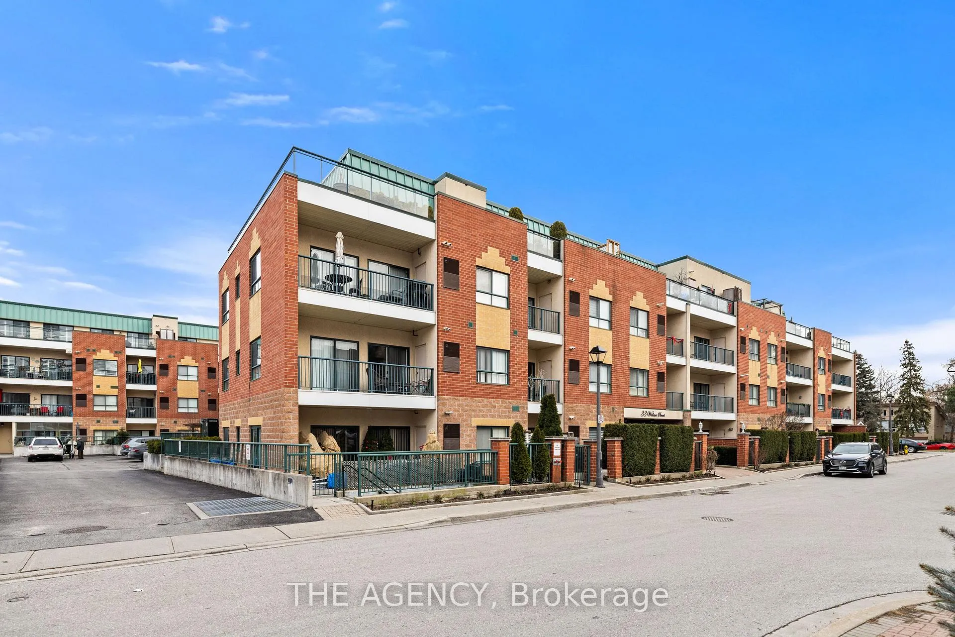 Photo 2 of Unit Ph5, 33 Wallace Street, Vaughan, West Woodbridge — HOMEH