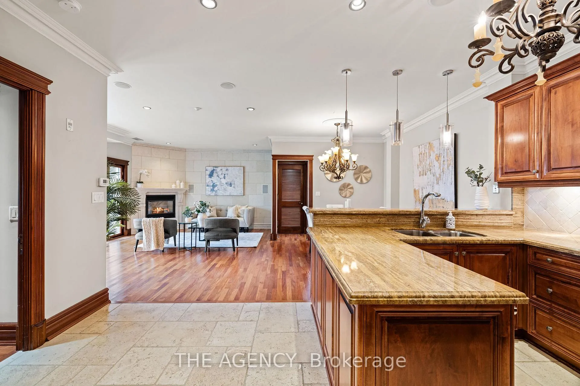 Photo 11 of Unit Ph5, 33 Wallace Street, Vaughan, West Woodbridge — HOMEH