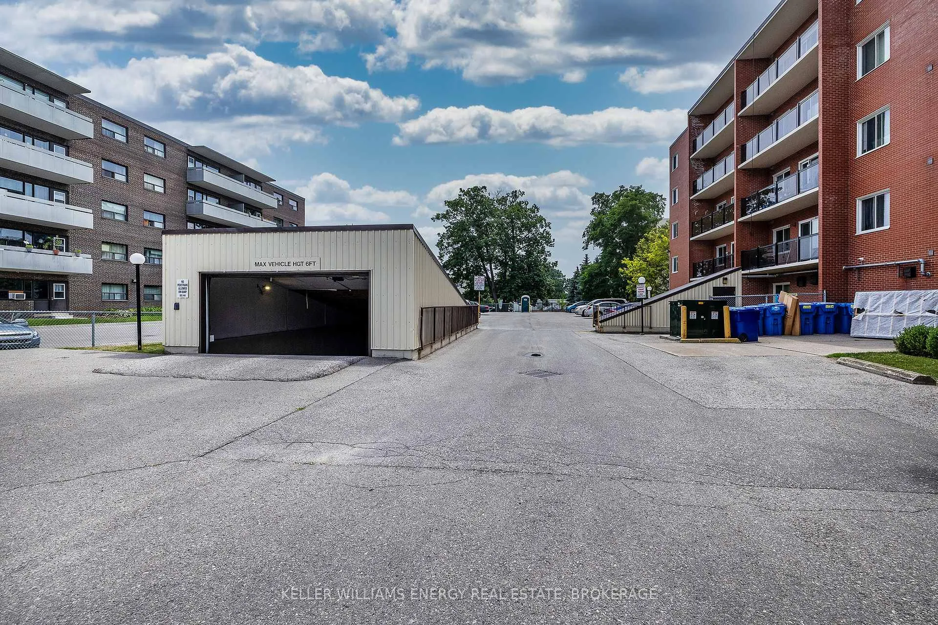 Photo 3 of Unit 207, 131 Taunton Road E, Oshawa, Centennial — HOMEH