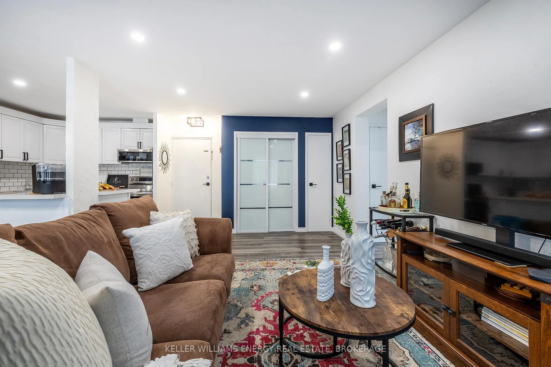 Photo 9 of Unit 207, 131 Taunton Road E, Oshawa, Centennial — HOMEH