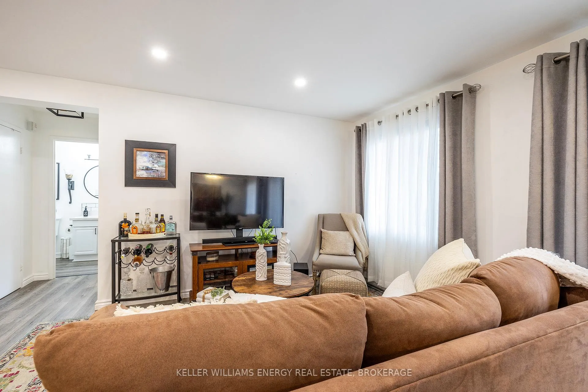 Photo 11 of Unit 207, 131 Taunton Road E, Oshawa, Centennial — HOMEH