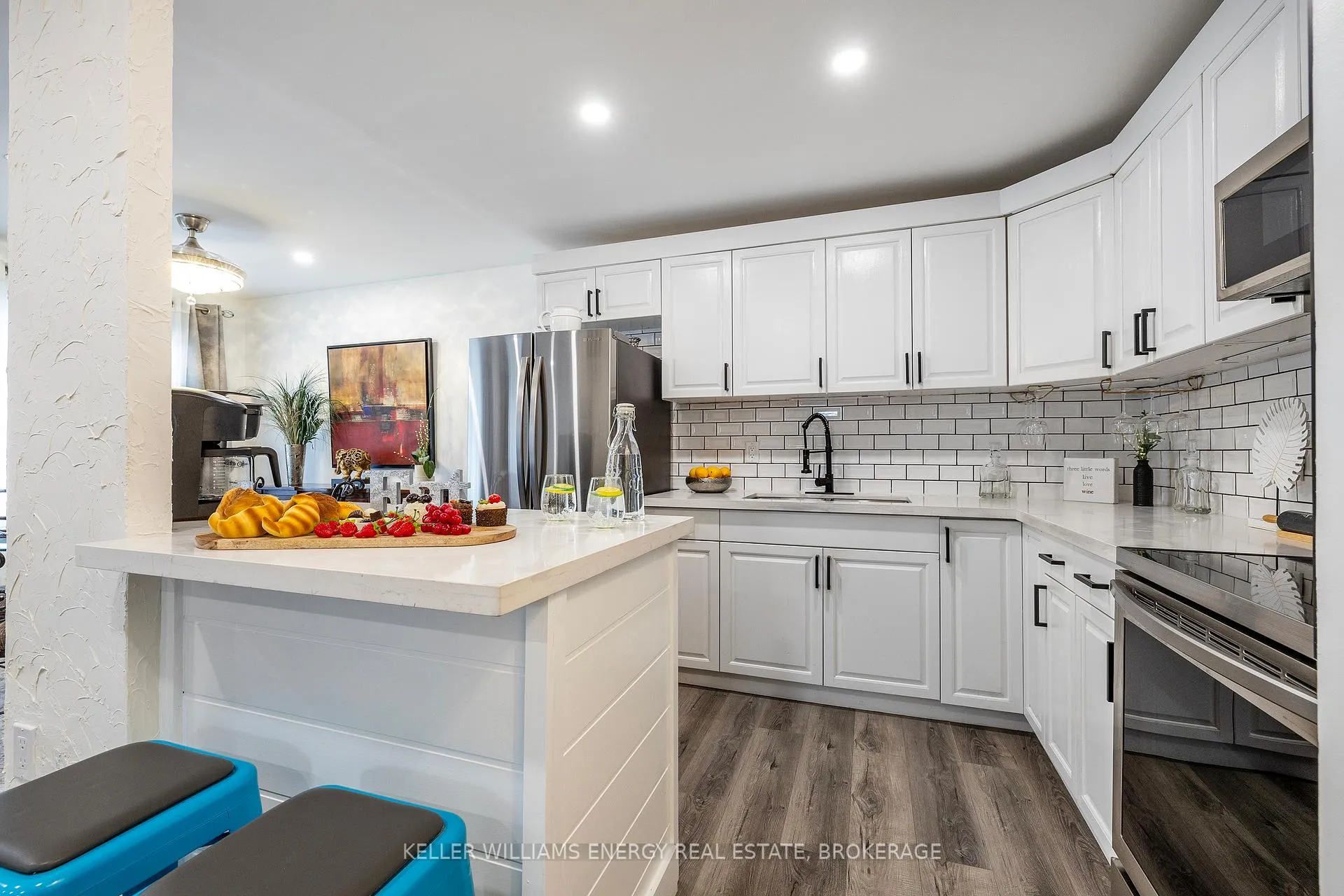 Photo 14 of Unit 207, 131 Taunton Road E, Oshawa, Centennial — HOMEH