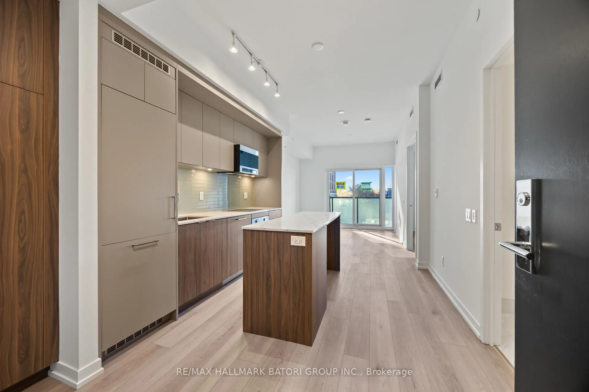 Photo 1 of Unit 413, 863 St. Clair Avenue W, Toronto, Wychwood — HOMEH