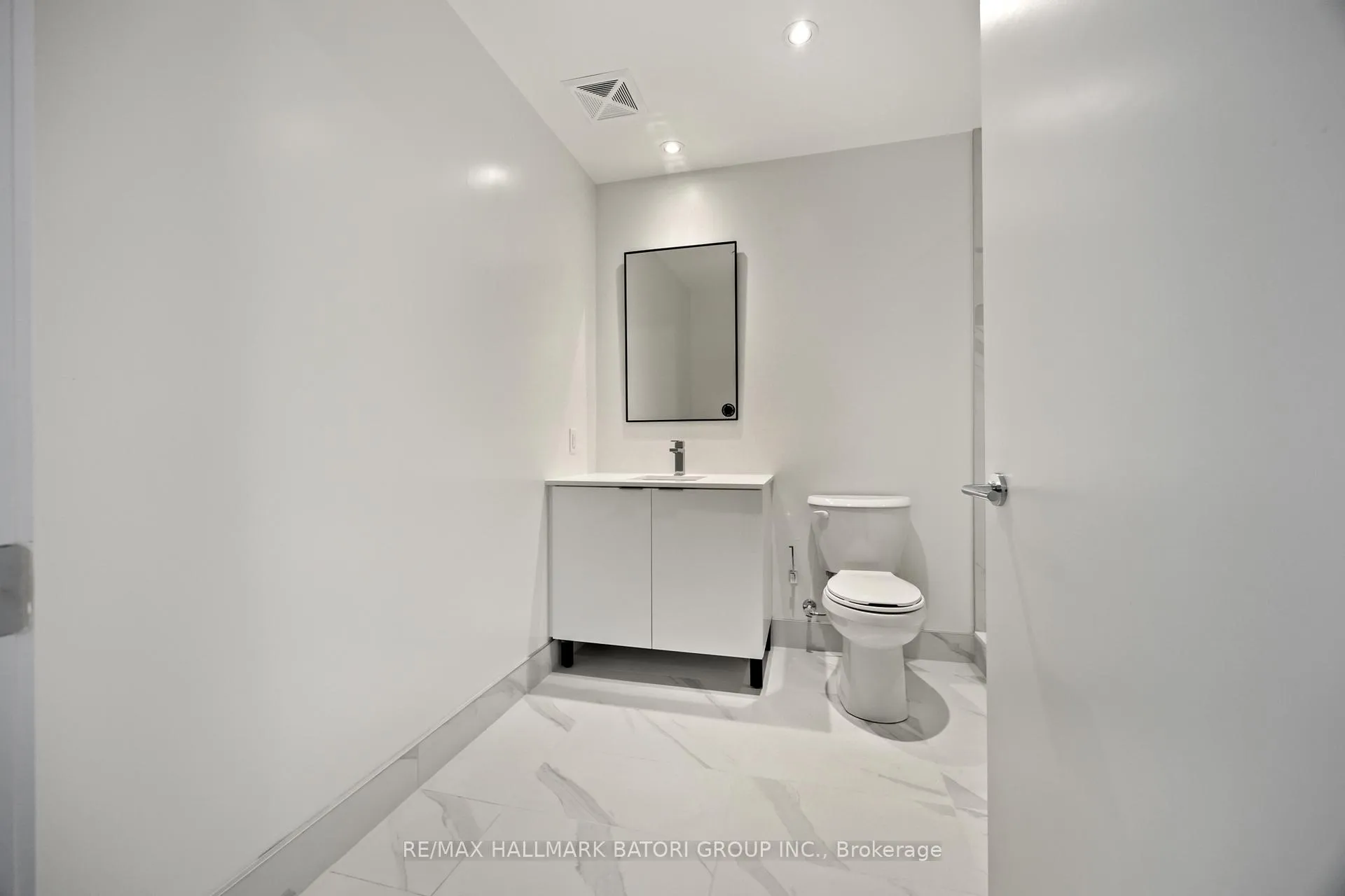 Photo 4 of Unit 413, 863 St. Clair Avenue W, Toronto, Wychwood — HOMEH