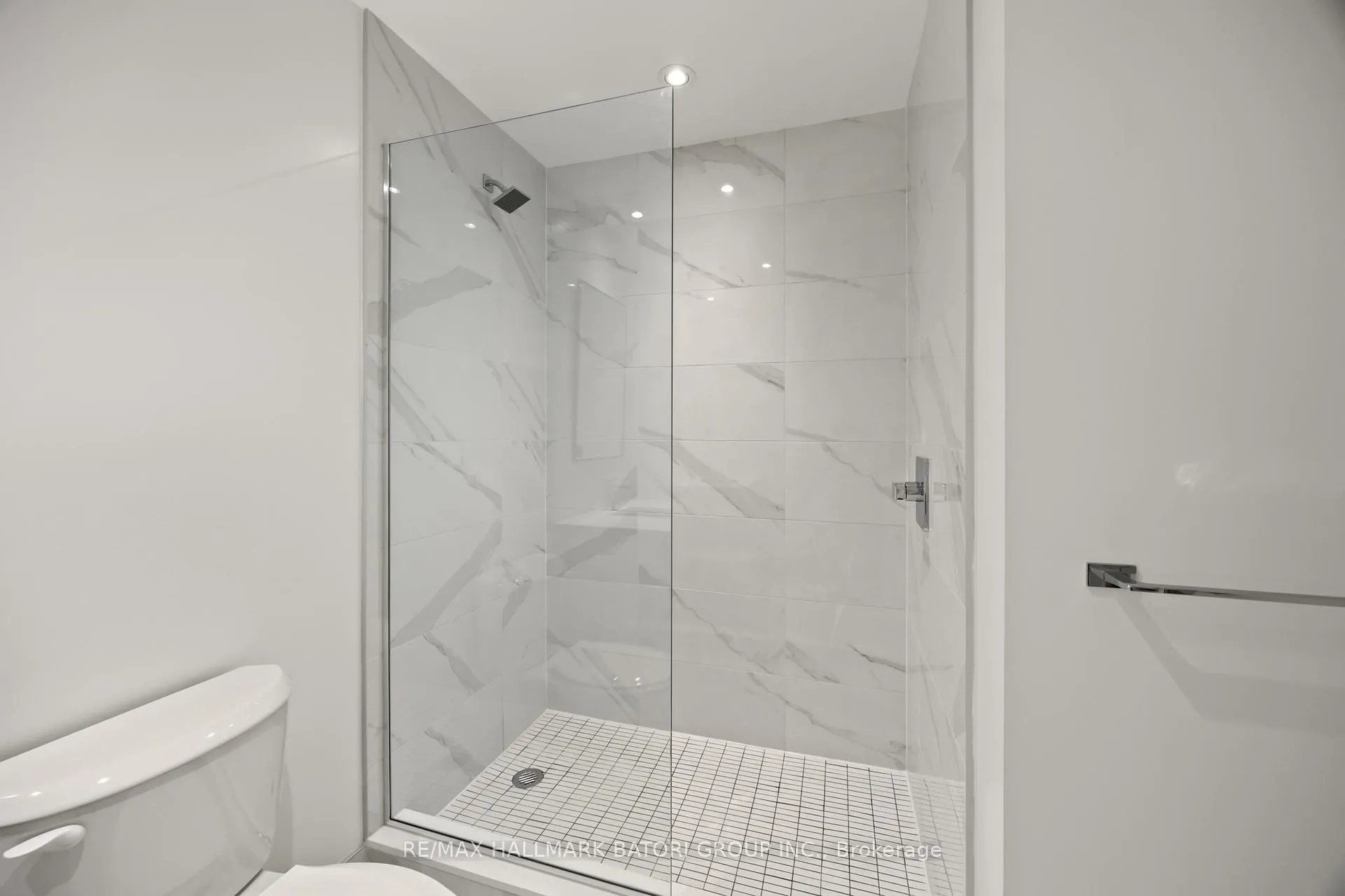 Photo 6 of Unit 413, 863 St. Clair Avenue W, Toronto, Wychwood — HOMEH