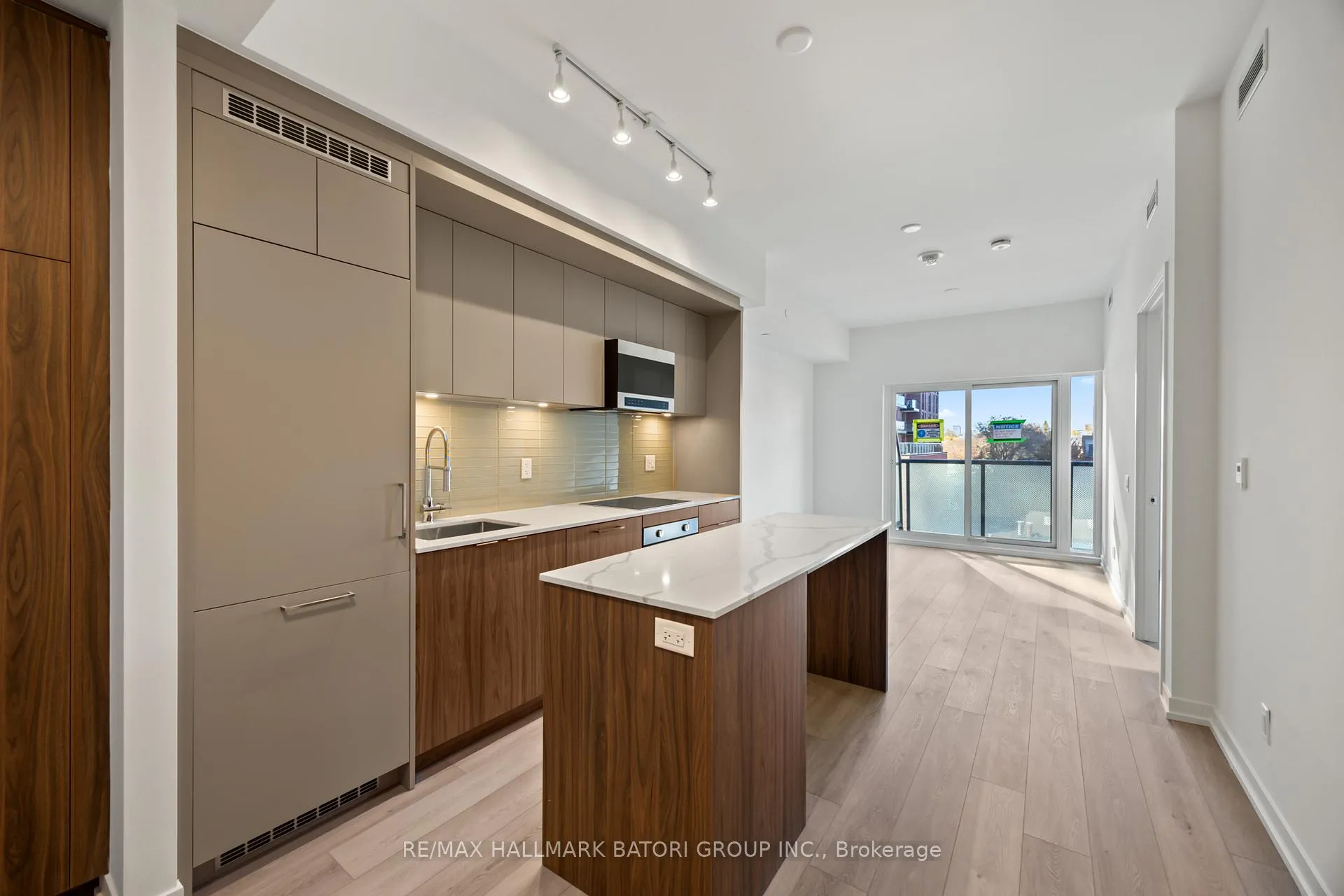 Photo 8 of Unit 413, 863 St. Clair Avenue W, Toronto, Wychwood — HOMEH