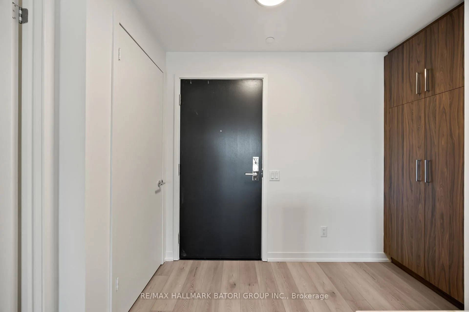 Photo 12 of Unit 413, 863 St. Clair Avenue W, Toronto, Wychwood — HOMEH