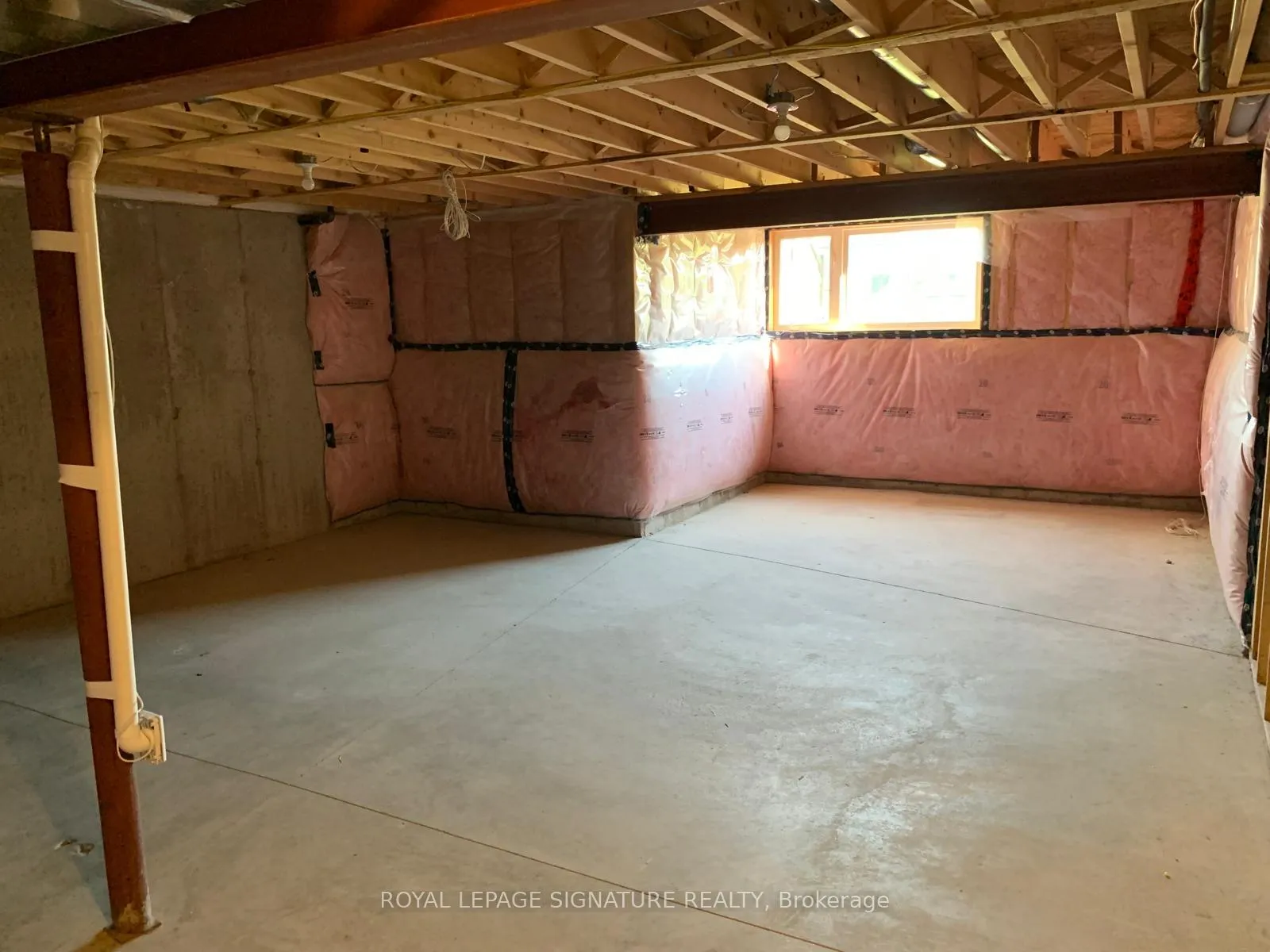 Photo 33 of Unit 4, 35 Midhurst Heights, Hamilton, Stoney Creek — HOMEH