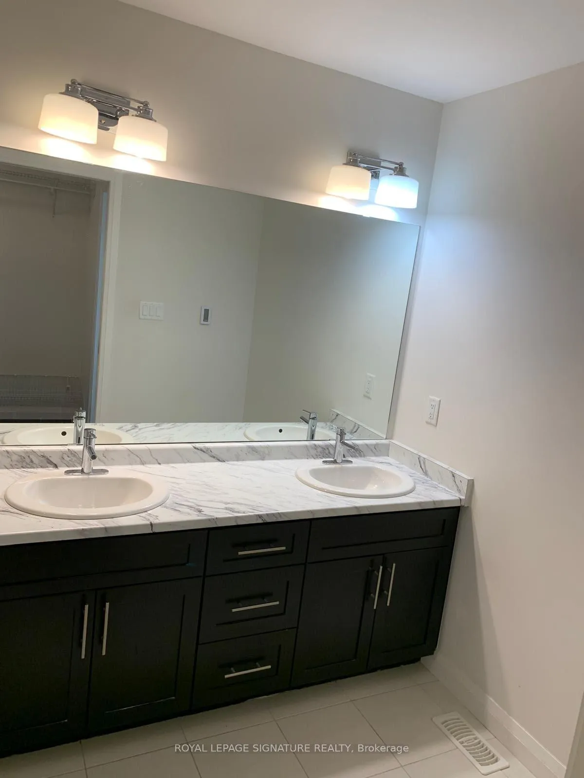 Photo 36 of Unit 4, 35 Midhurst Heights, Hamilton, Stoney Creek — HOMEH