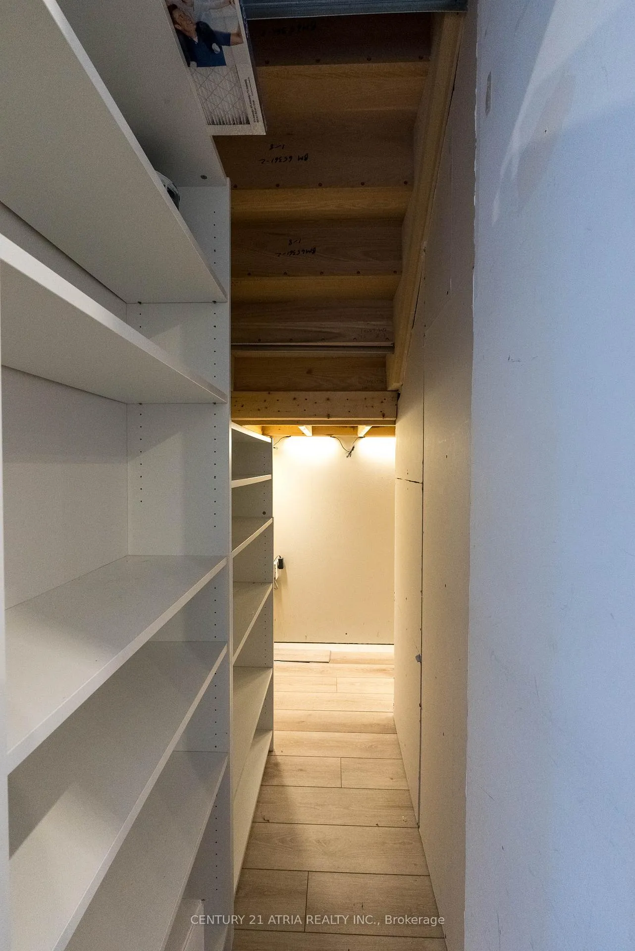 Photo 7 of Unit 814, 7 Smith Crescent, Etobicoke, Stonegate-Queensway — HOMEH