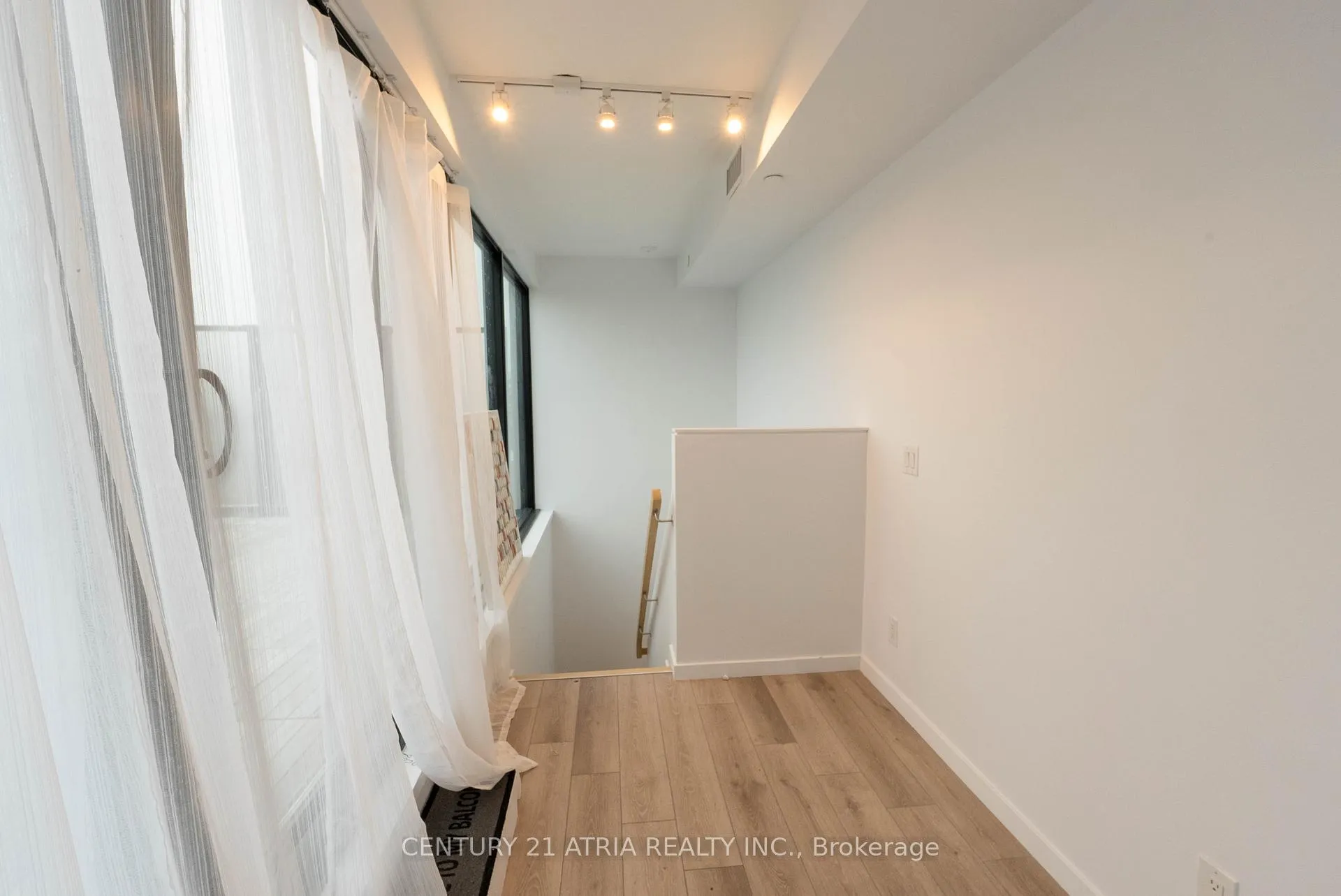 Photo 11 of Unit 814, 7 Smith Crescent, Etobicoke, Stonegate-Queensway — HOMEH