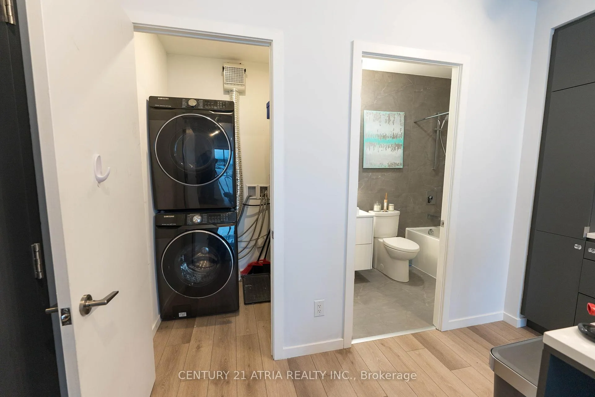 Photo 13 of Unit 814, 7 Smith Crescent, Etobicoke, Stonegate-Queensway — HOMEH
