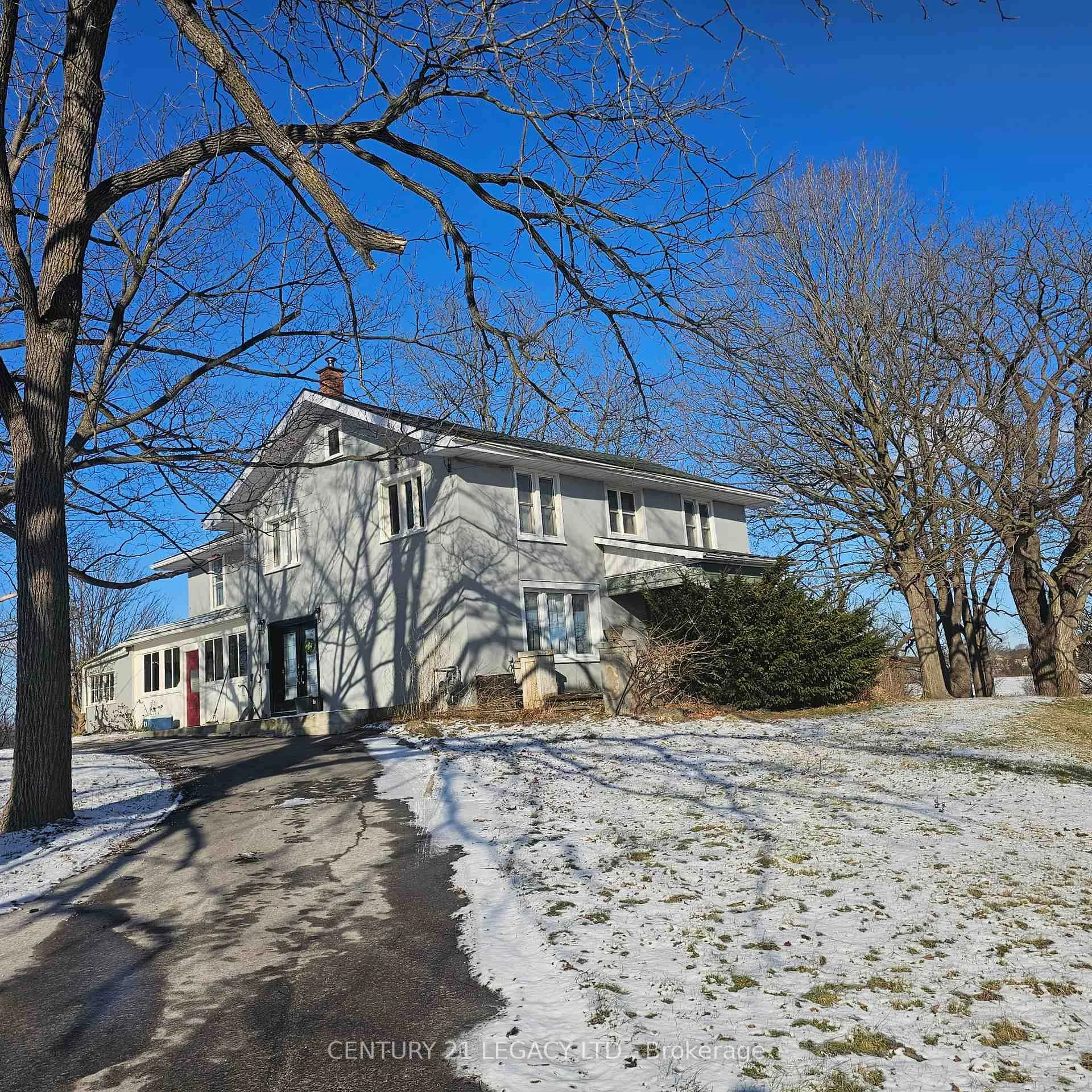 Front of 1642 Colborne Street E