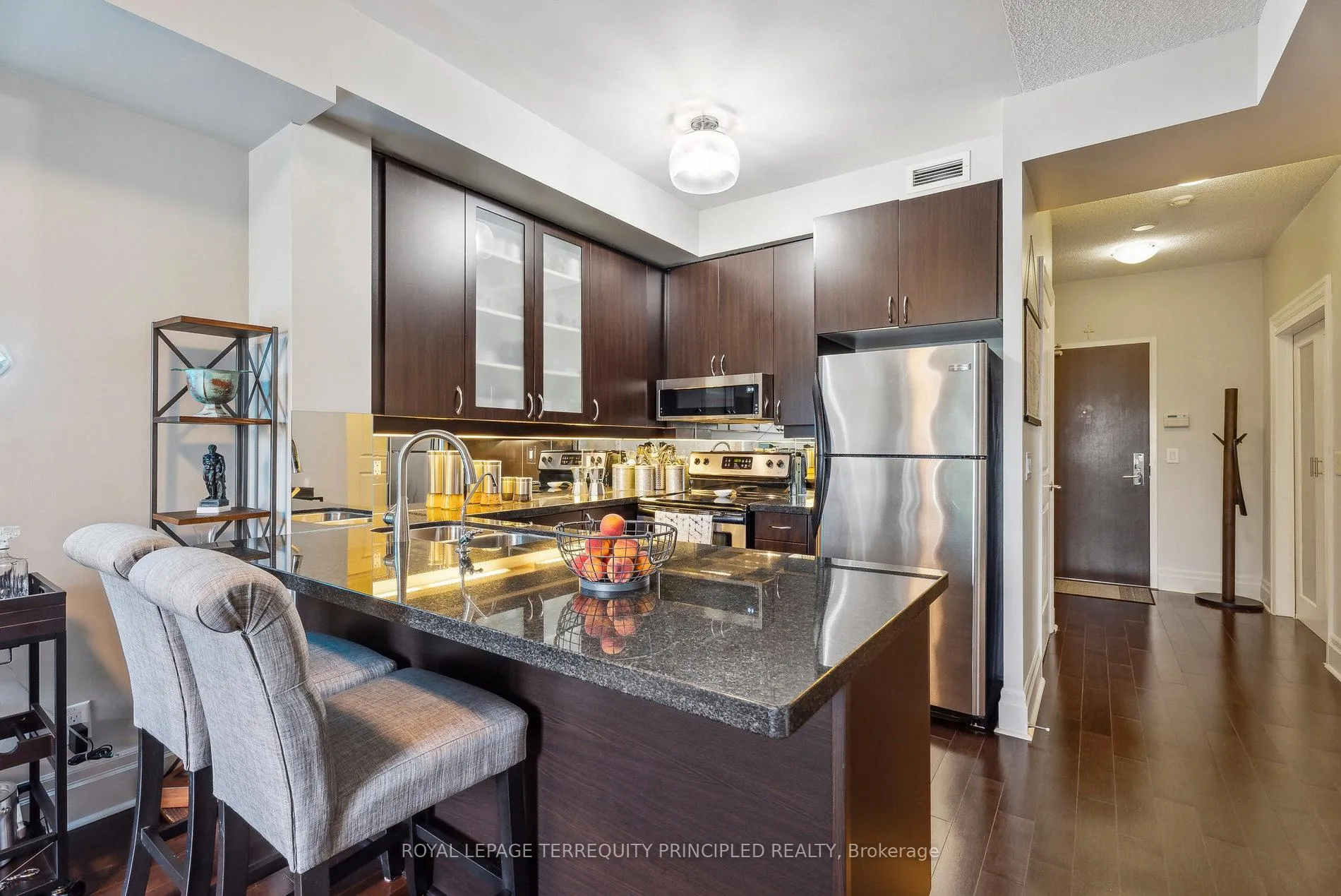 Photo 2 of Unit 202B, 21 Upper Duke Crescent, Markham, Unionville — HOMEH