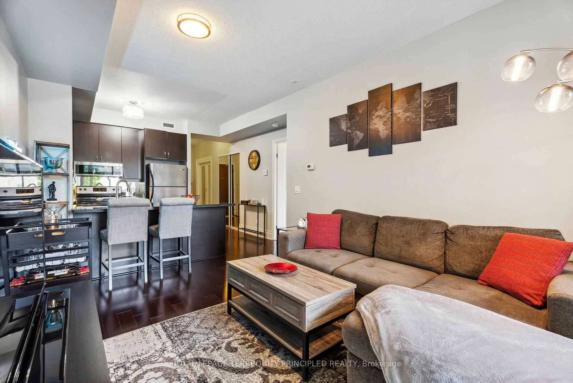 Photo 6 of Unit 202B, 21 Upper Duke Crescent, Markham, Unionville — HOMEH