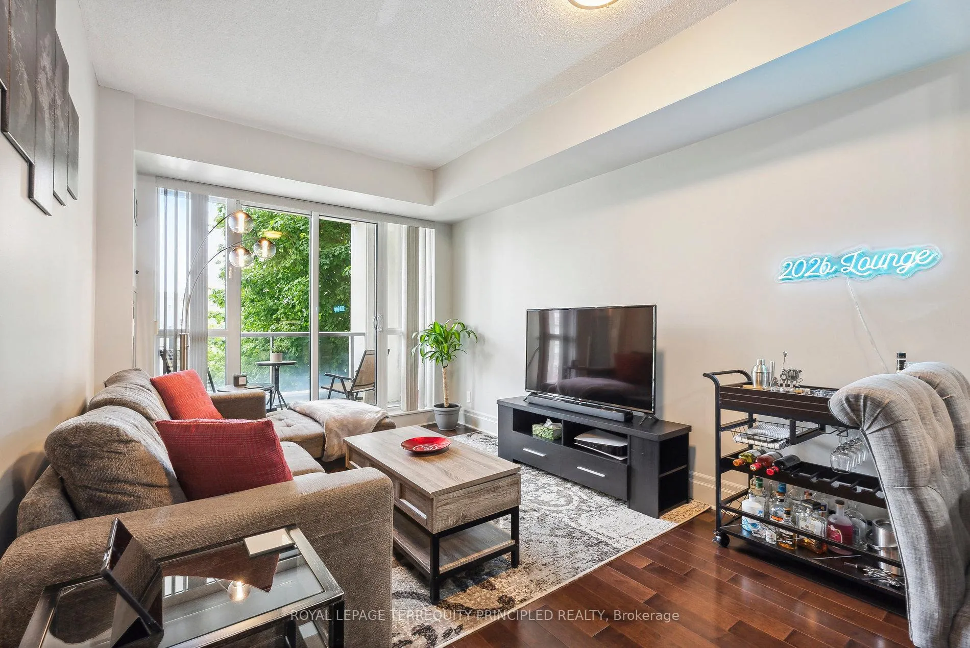 Photo 7 of Unit 202B, 21 Upper Duke Crescent, Markham, Unionville — HOMEH