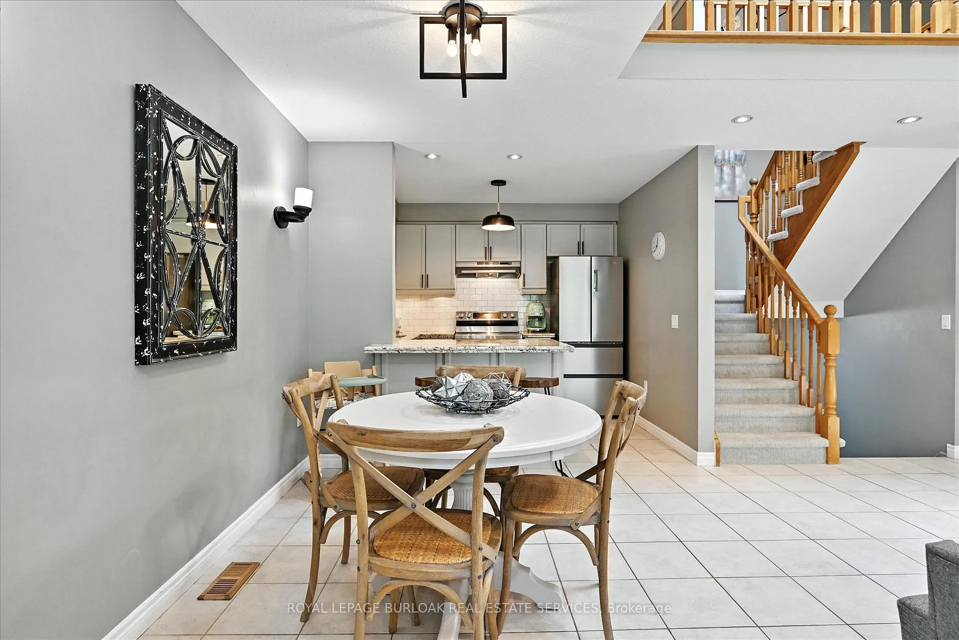 Photo 4 of Unit 23, 1085 Harrogate Drive, Hamilton, Meadowlands — HOMEH