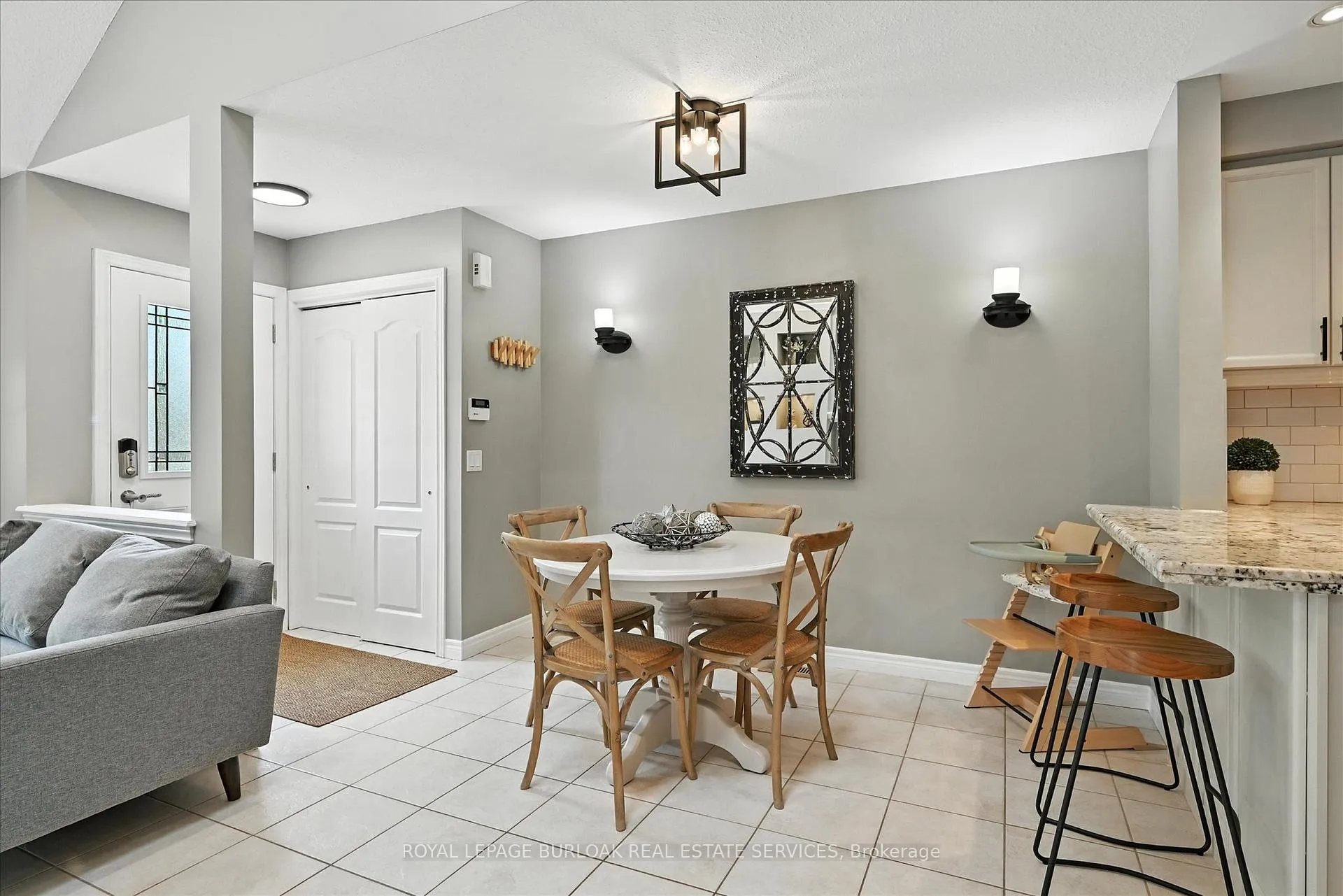 Photo 5 of Unit 23, 1085 Harrogate Drive, Hamilton, Meadowlands — HOMEH