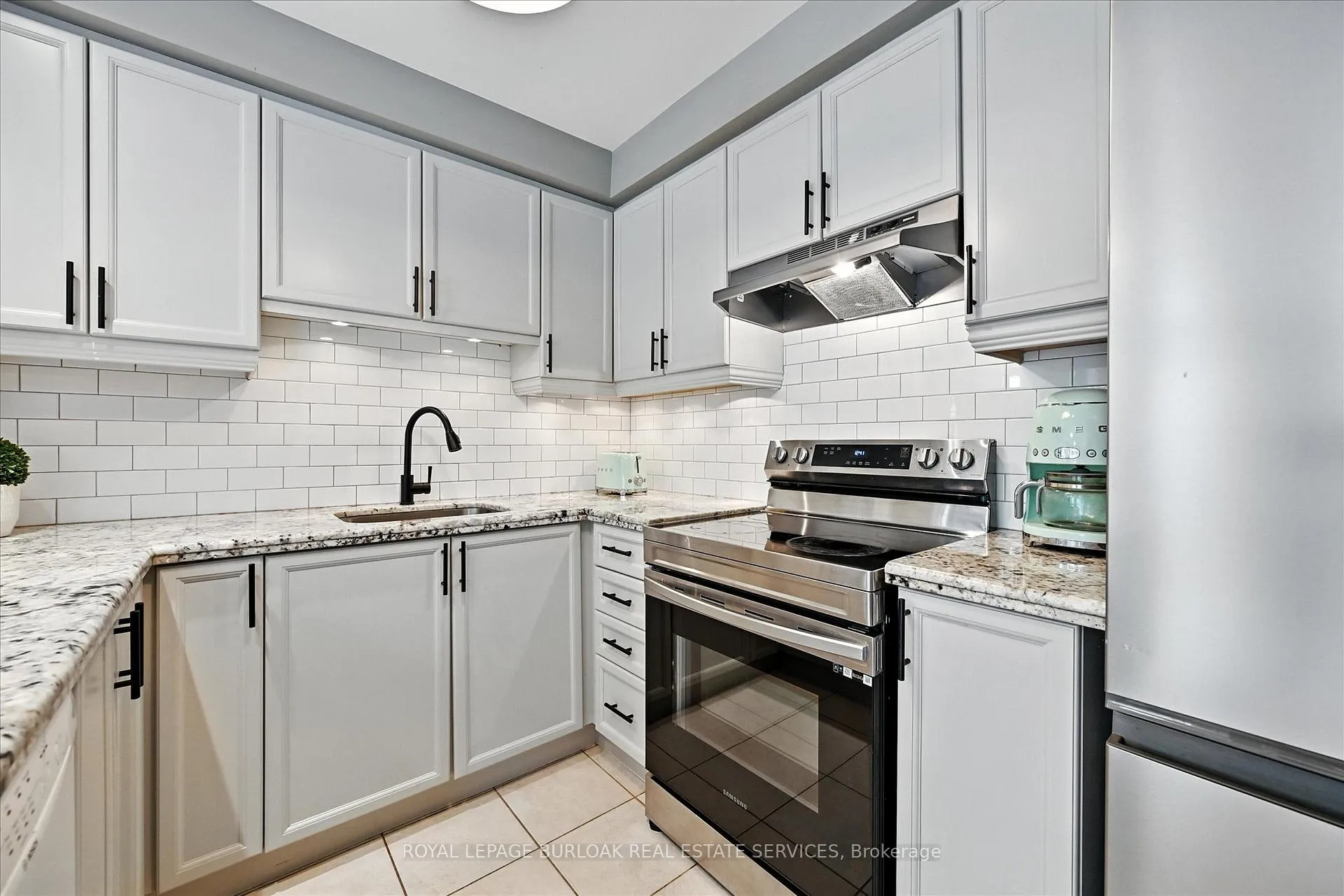Photo 9 of Unit 23, 1085 Harrogate Drive, Hamilton, Meadowlands — HOMEH