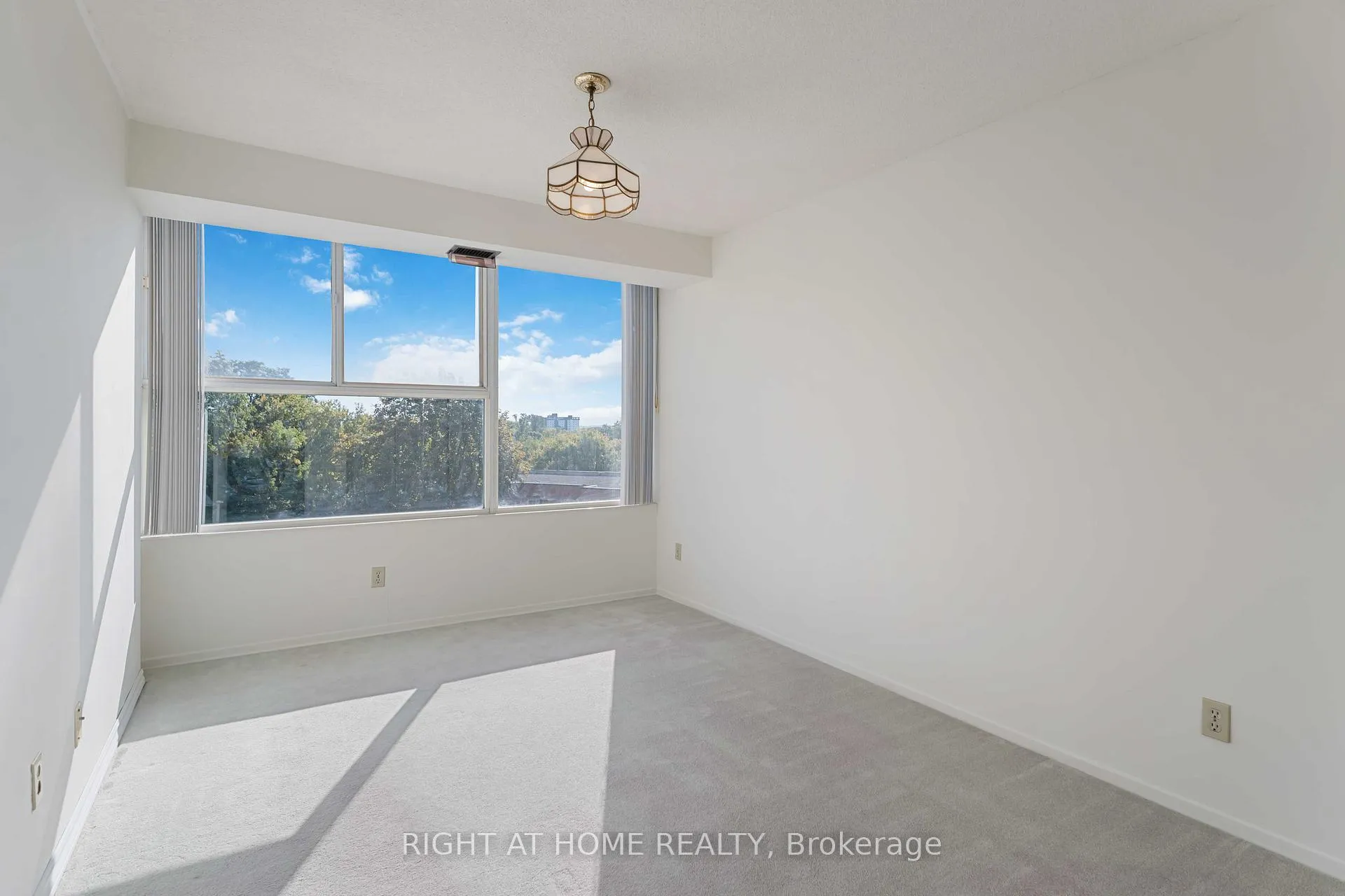 Photo 20 of Unit 204, 7 Gale Crescent, St. Catharines, E. Chester — HOMEH